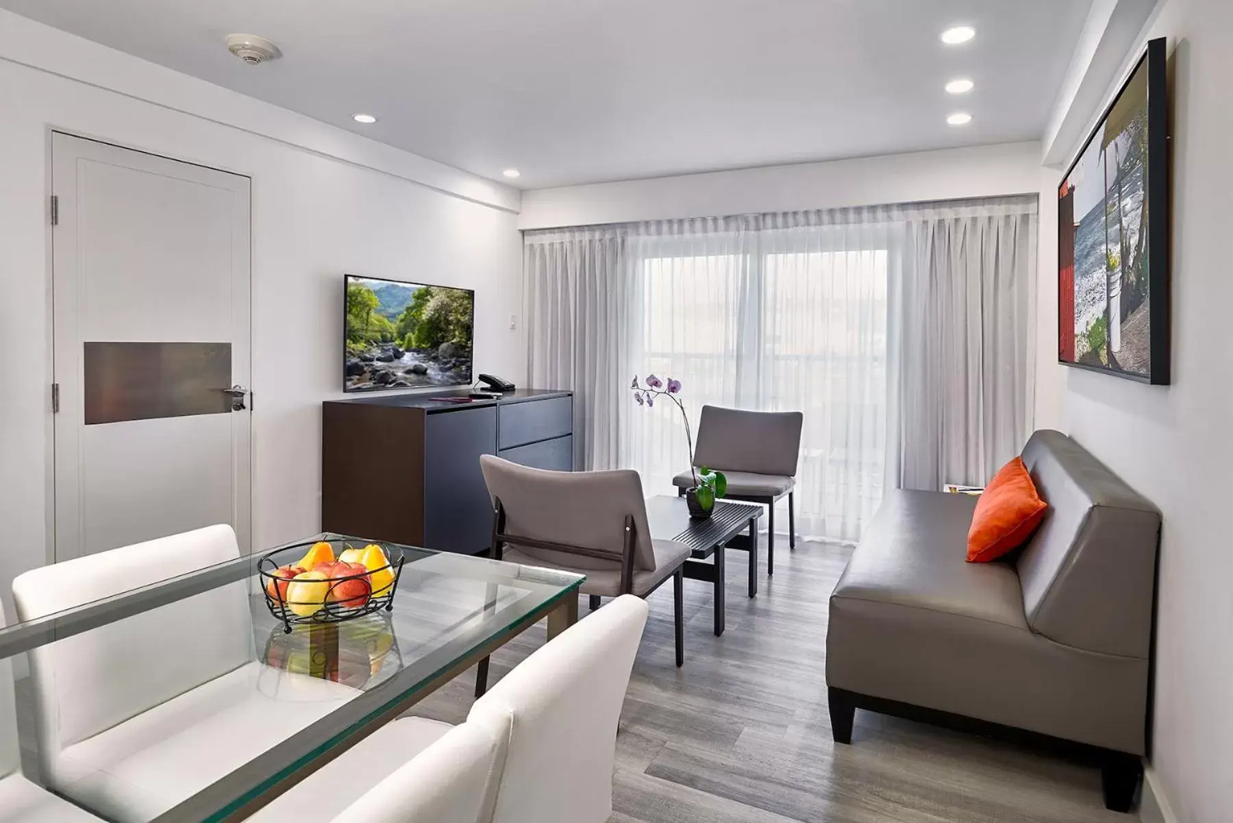 Living room in R Hotel Kingston Living room in R Hotel Kingston