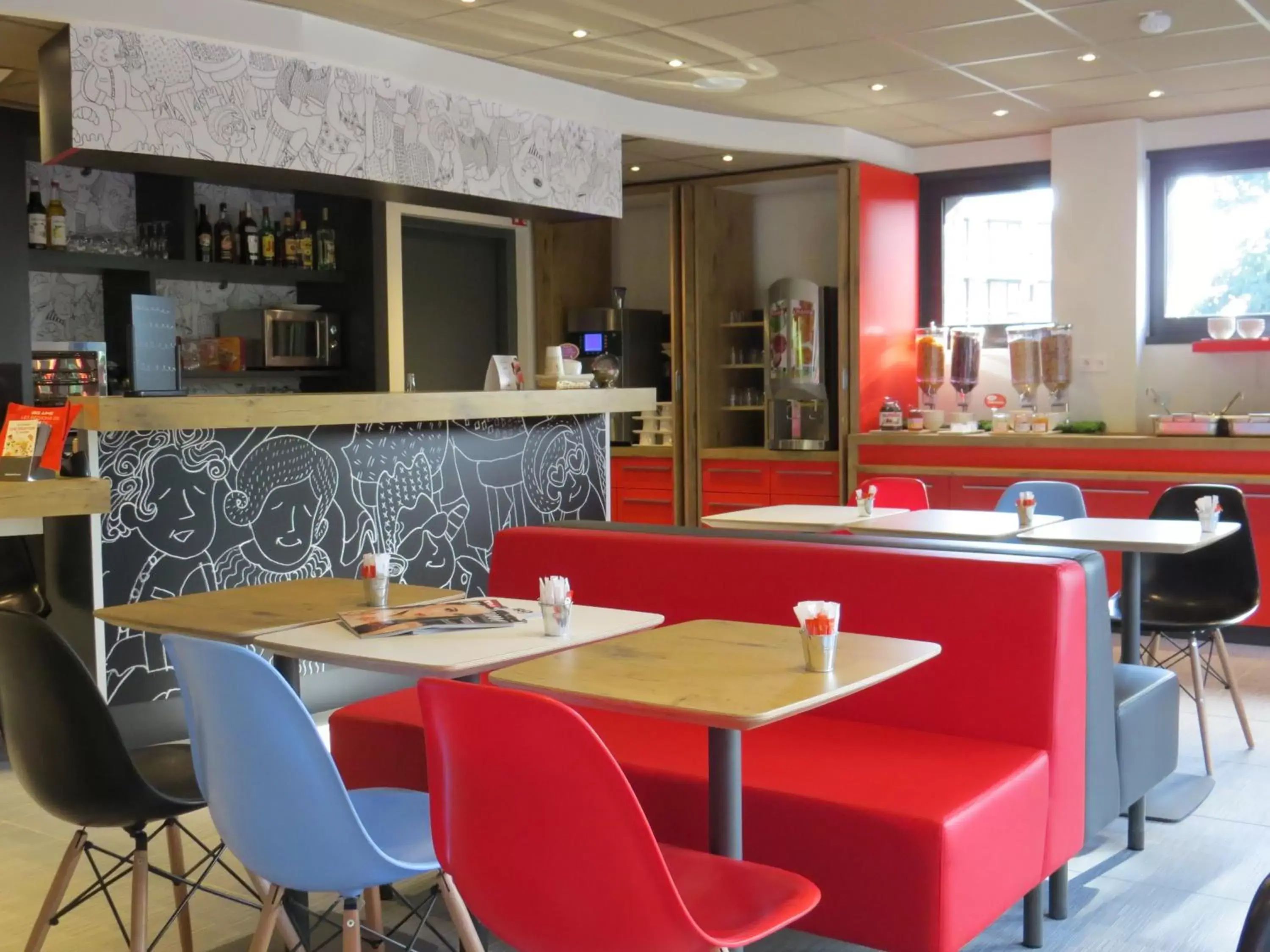 Restaurant/places to eat, Lounge/Bar in ibis Soissons