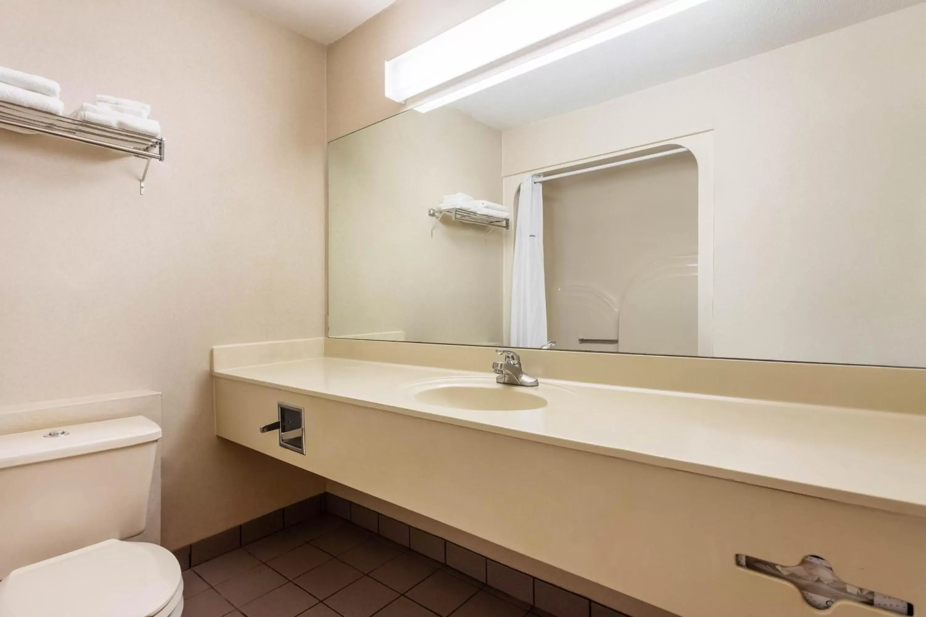 Toilet, Bathroom in Super 8 by Wyndham Marysville/Port Huron Area