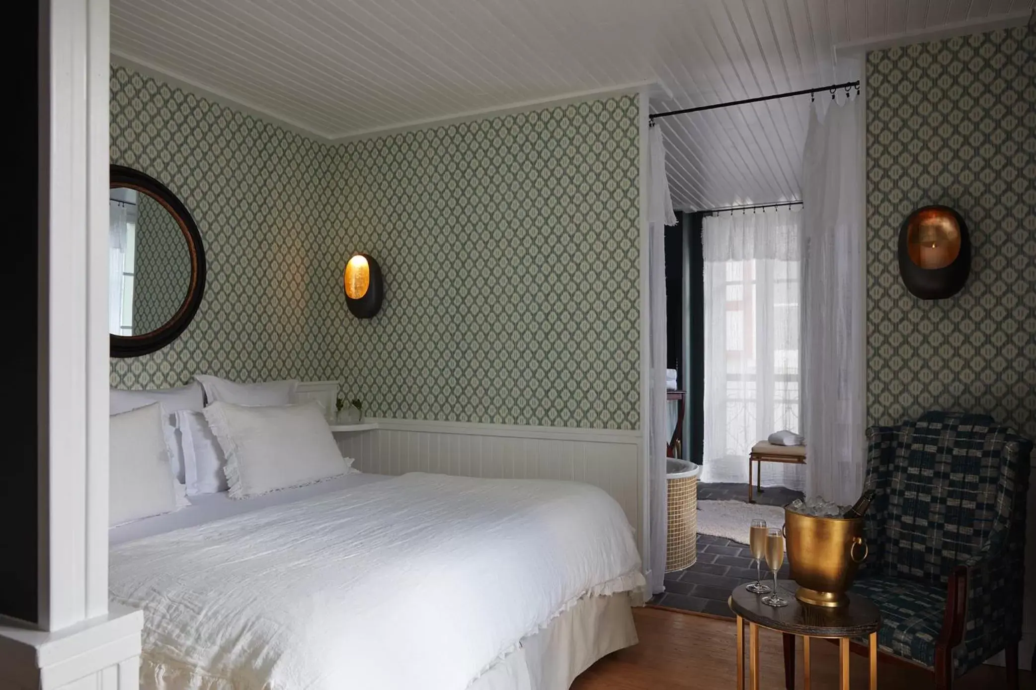 Bedroom, Bed in Grand Hotel Soleil d'Or