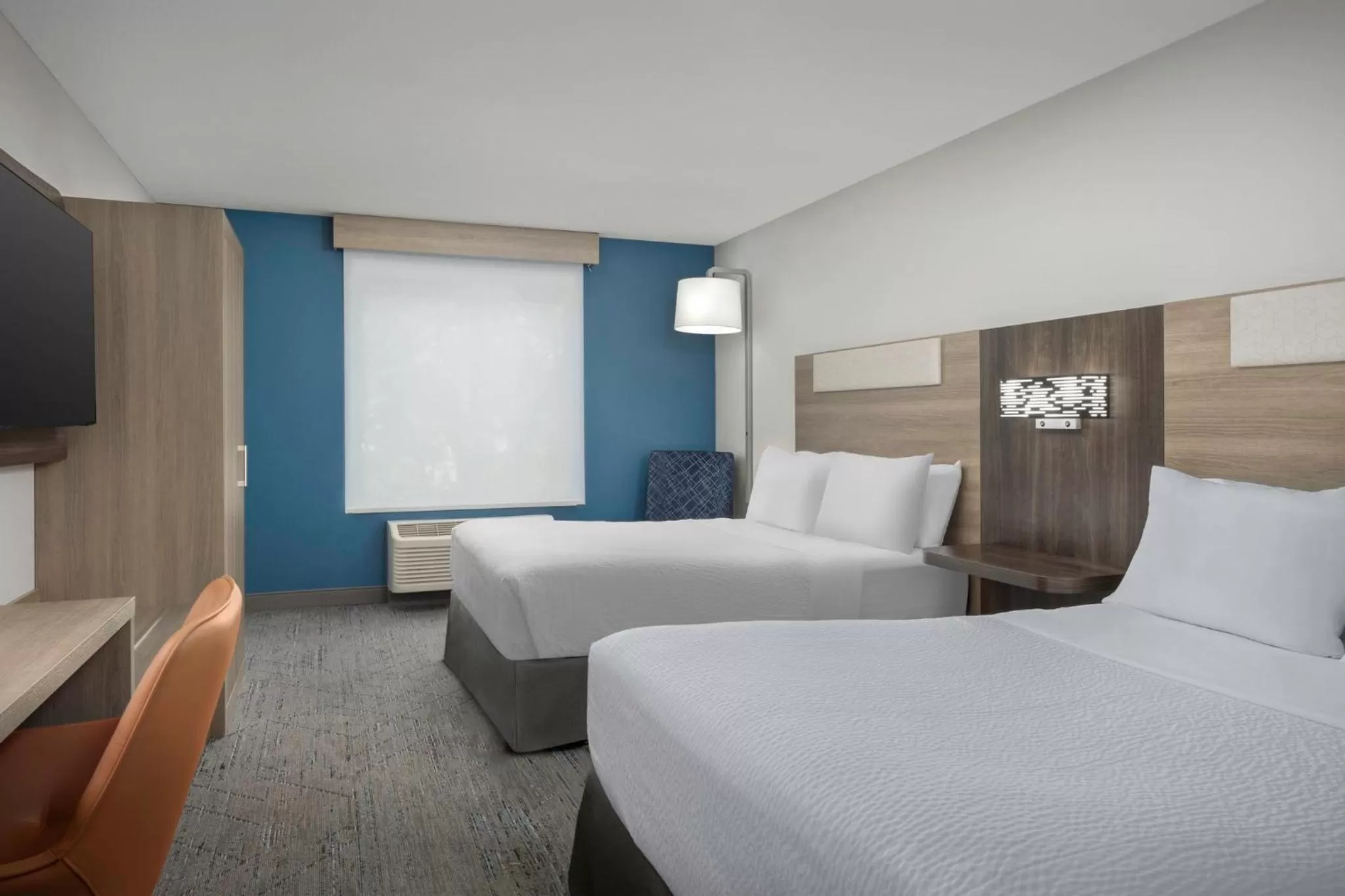 Photo of the whole room, Bed in Holiday Inn Express & Suites Superior by IHG
