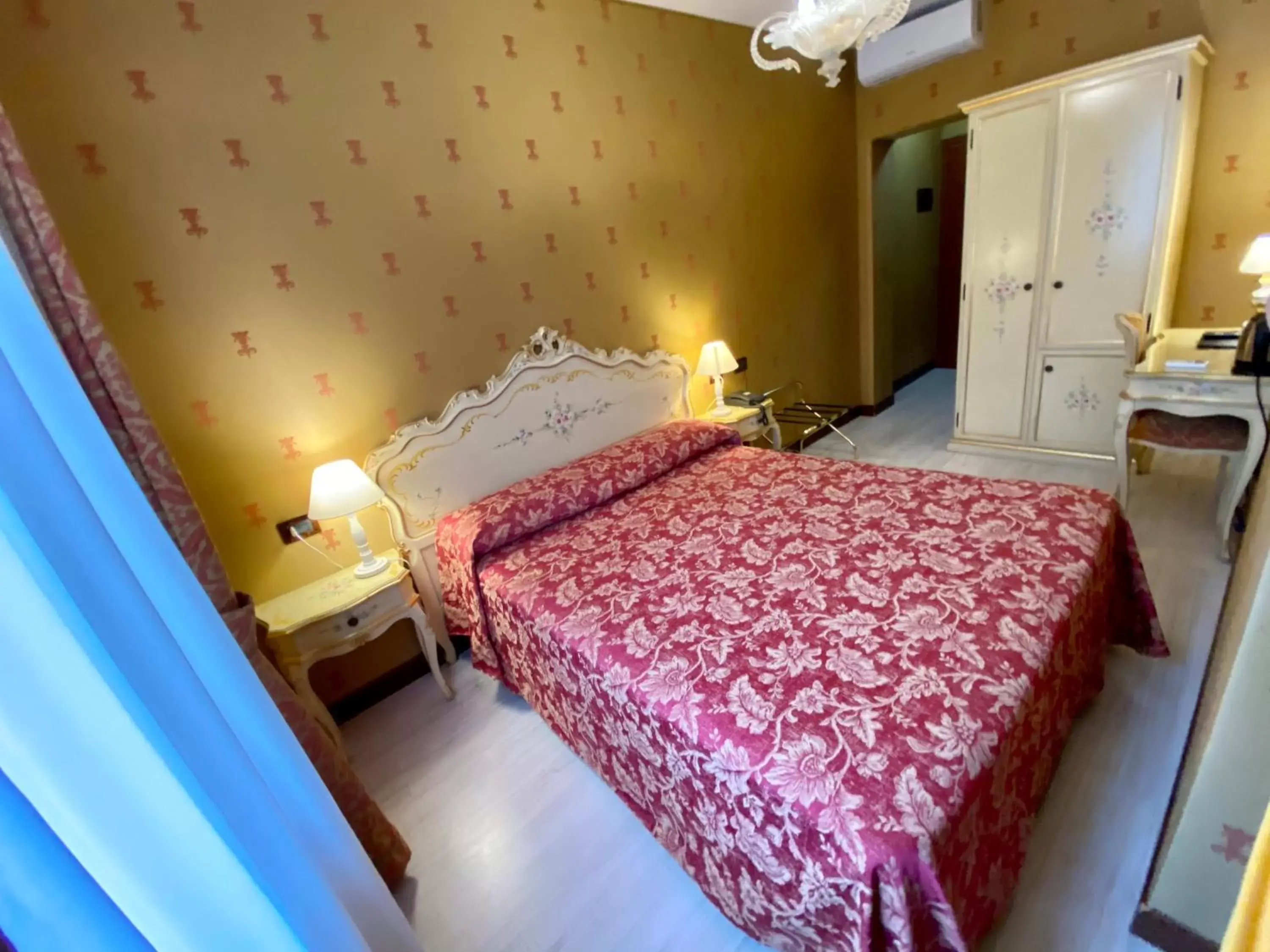 Bedroom, Bed in Hotel San Gallo