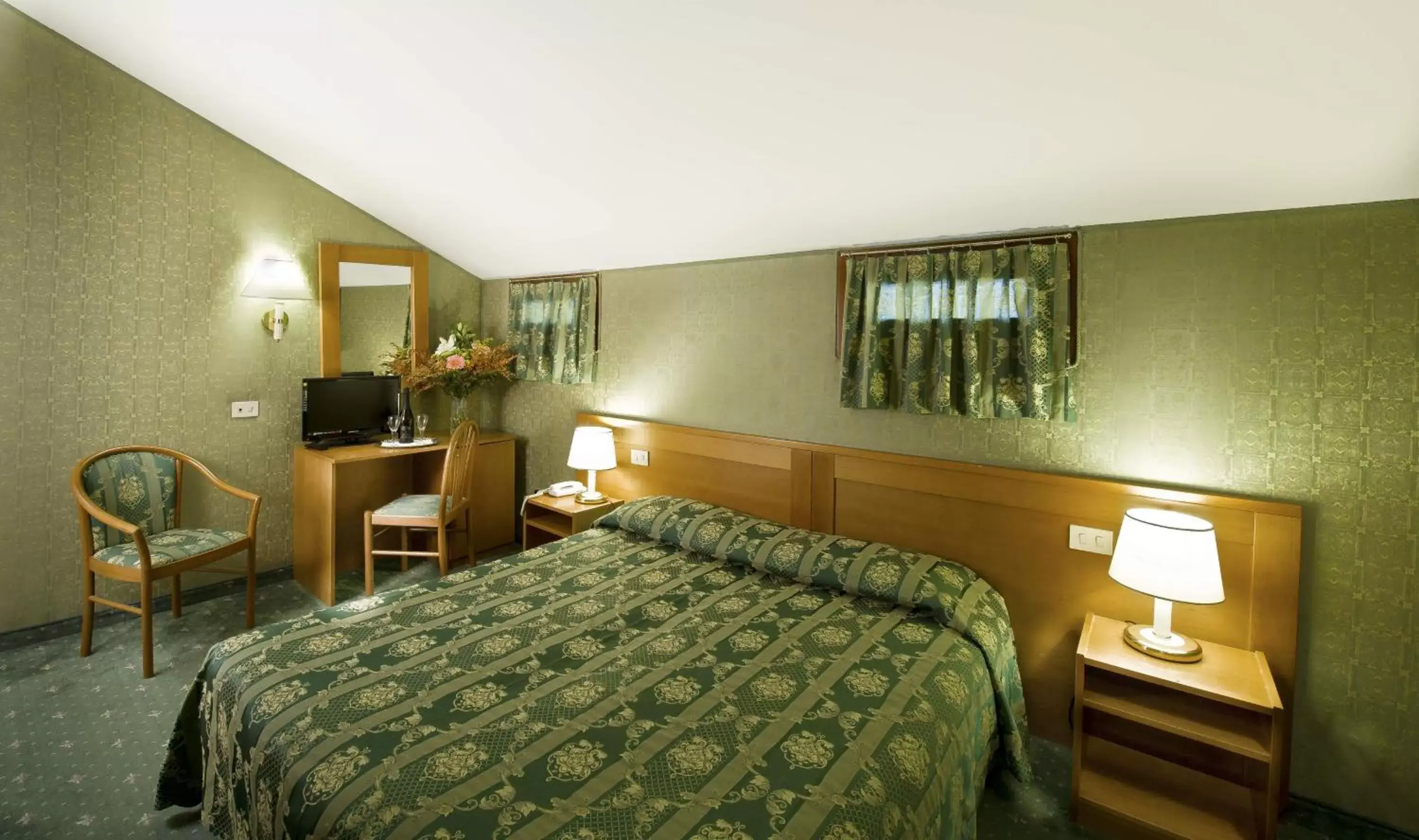 Photo of the whole room, Bed in Hotel Nazionale Photo of the whole room, Bed in Hotel Nazionale