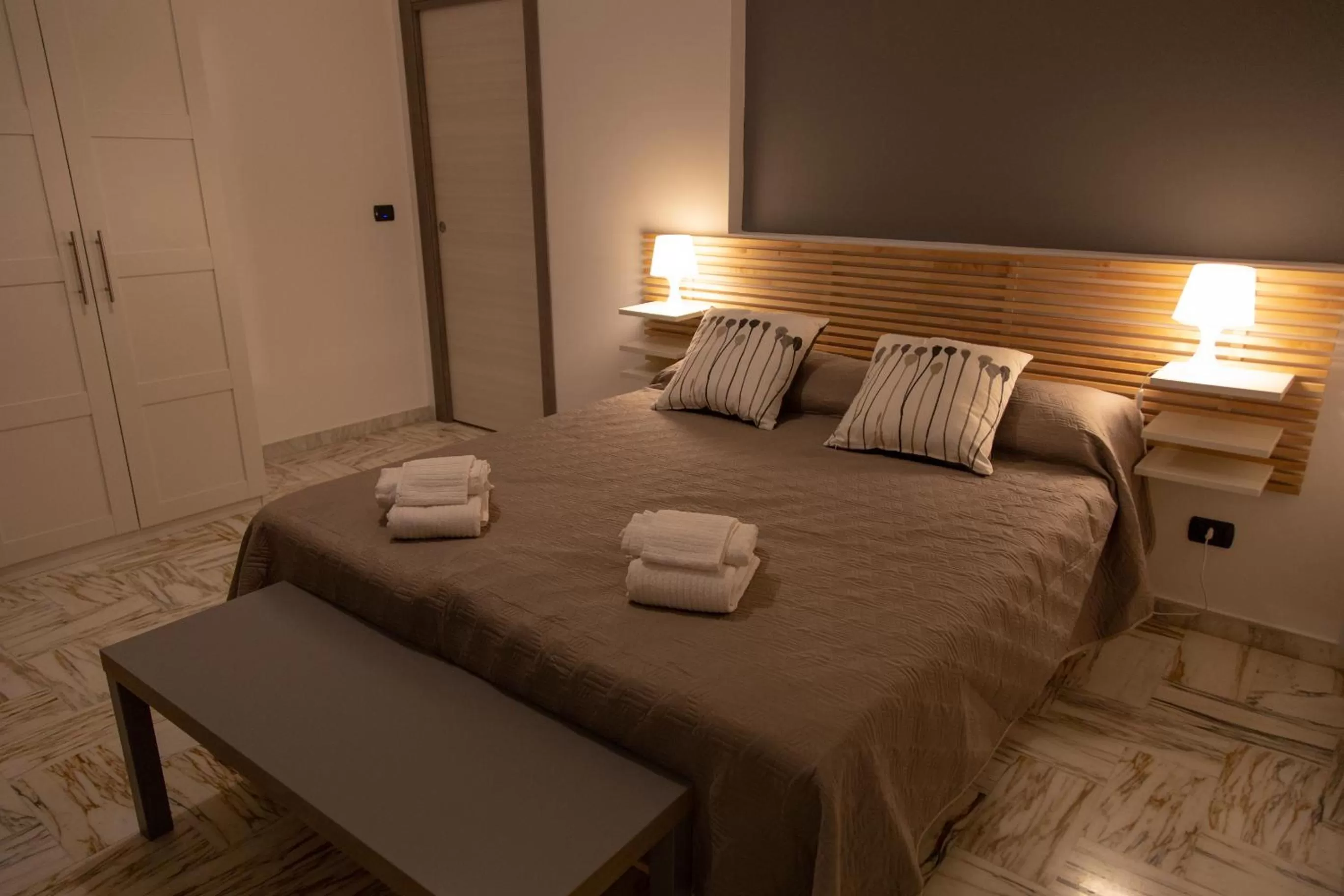Bedroom, Bed in UP&B Rooms Catania