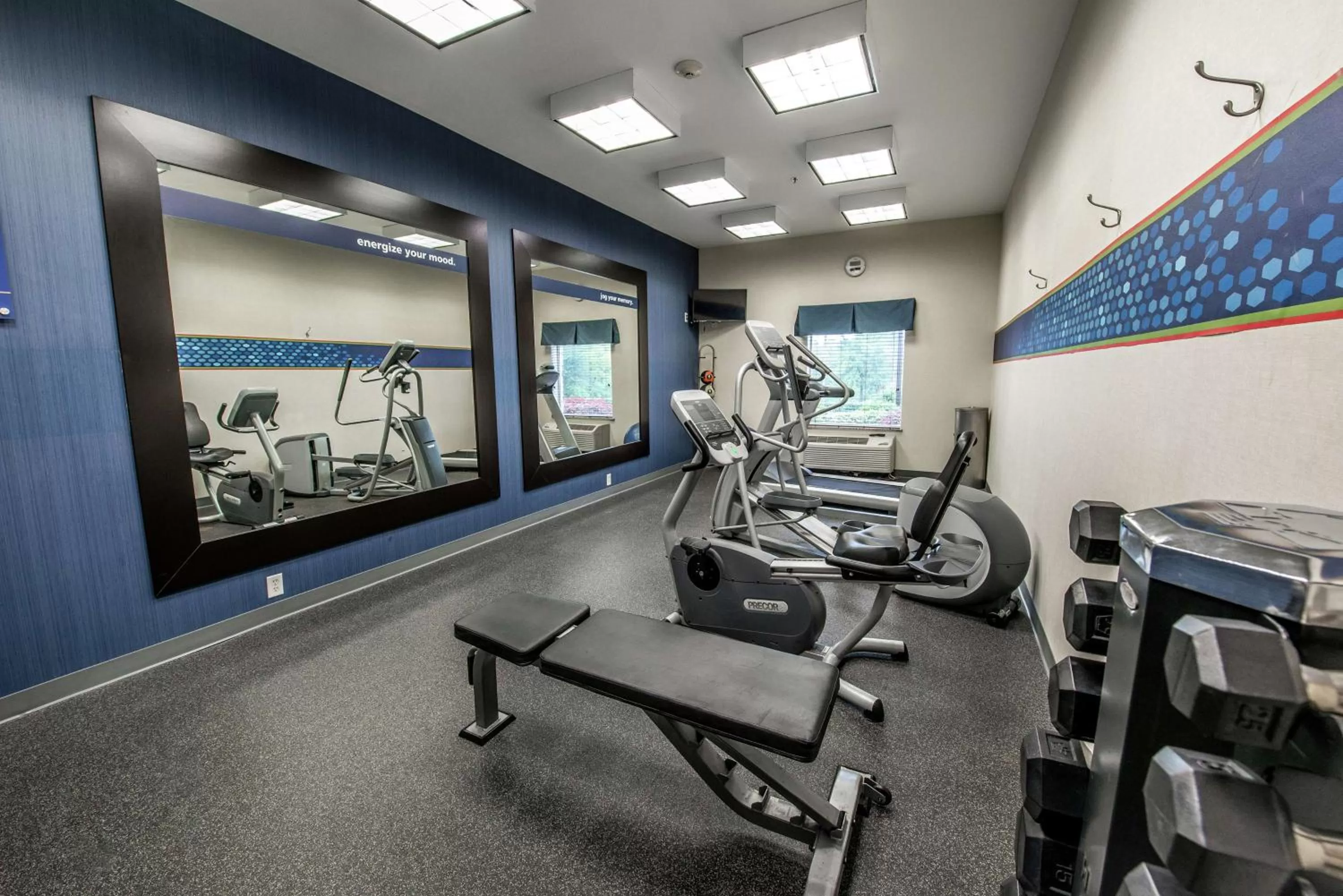 Fitness centre/facilities in Hampton Inn Dallas-Rockwall
