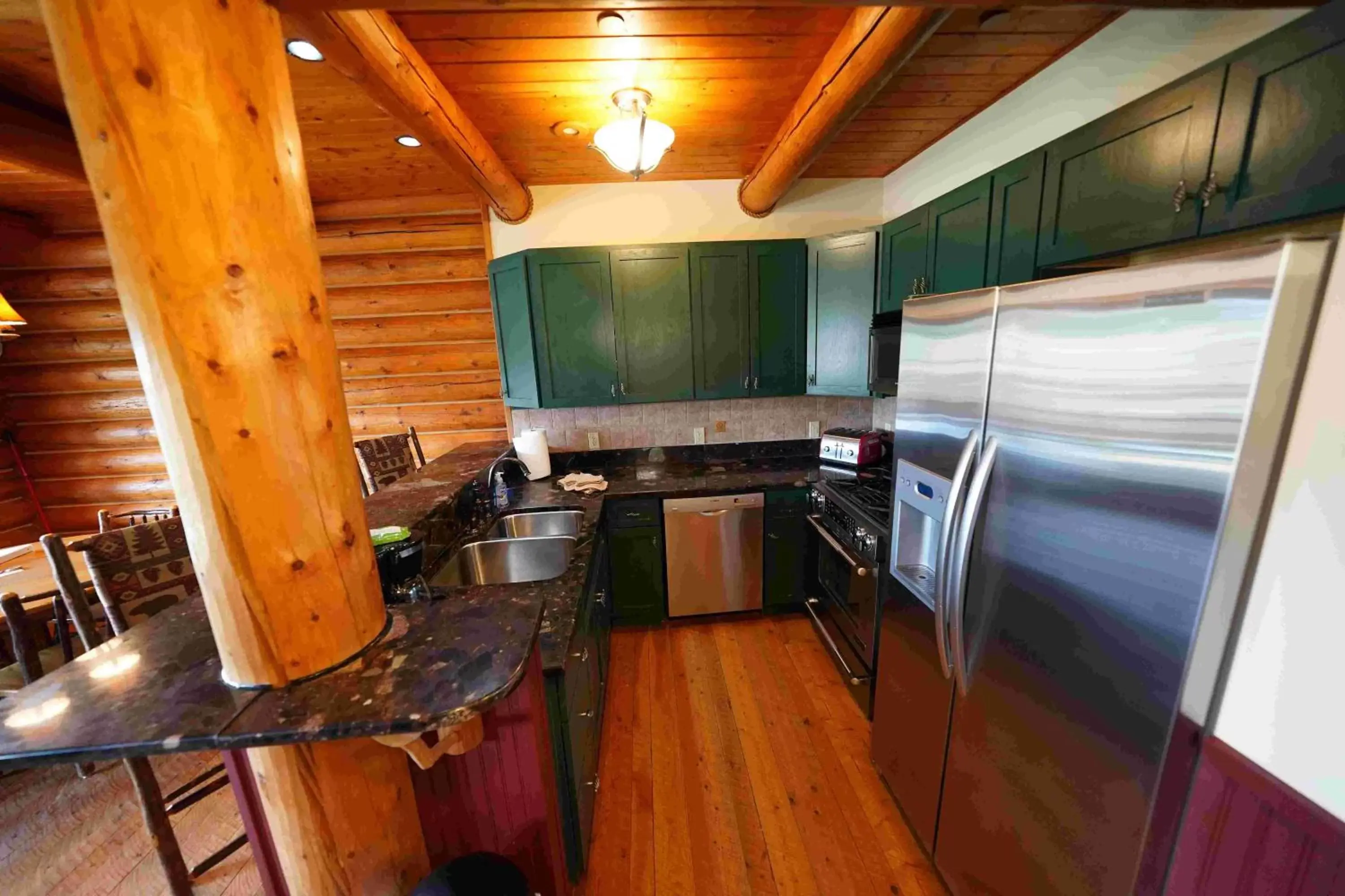 Kitchen/Kitchenette in Ampersand Bay Resort