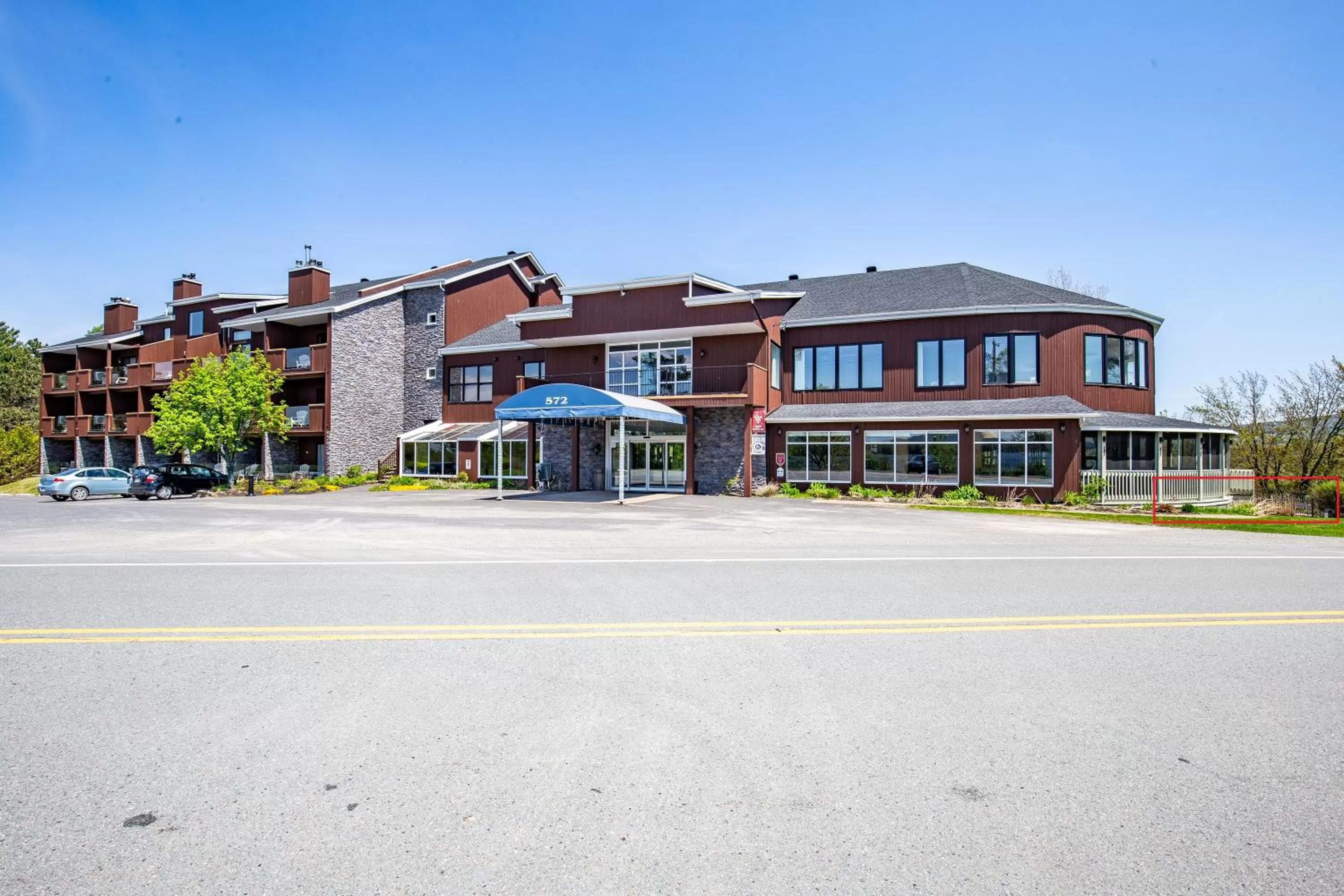 Property building in Hotel Lac Brome