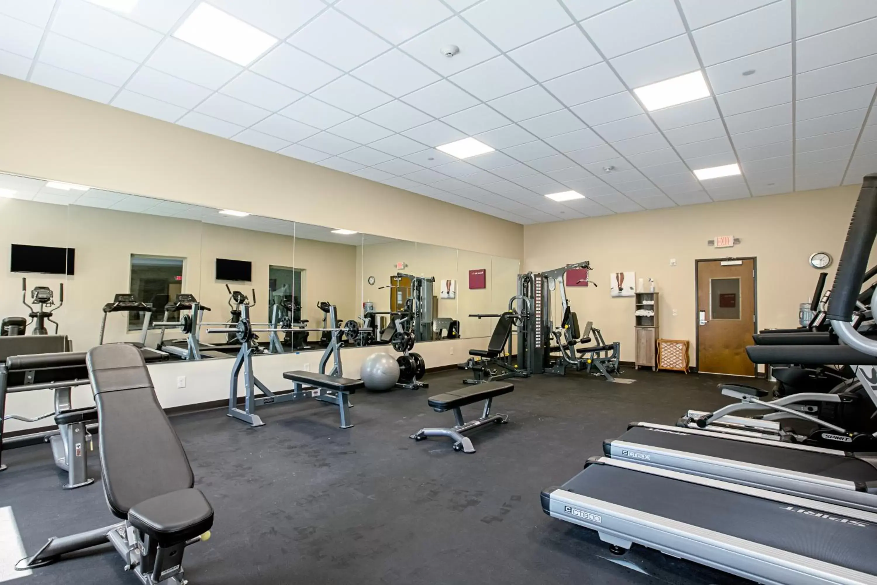 Fitness centre/facilities in Comfort Suites Fishkill near Interstate 84 Fitness centre/facilities in Comfort Suites Fishkill near Interstate 84