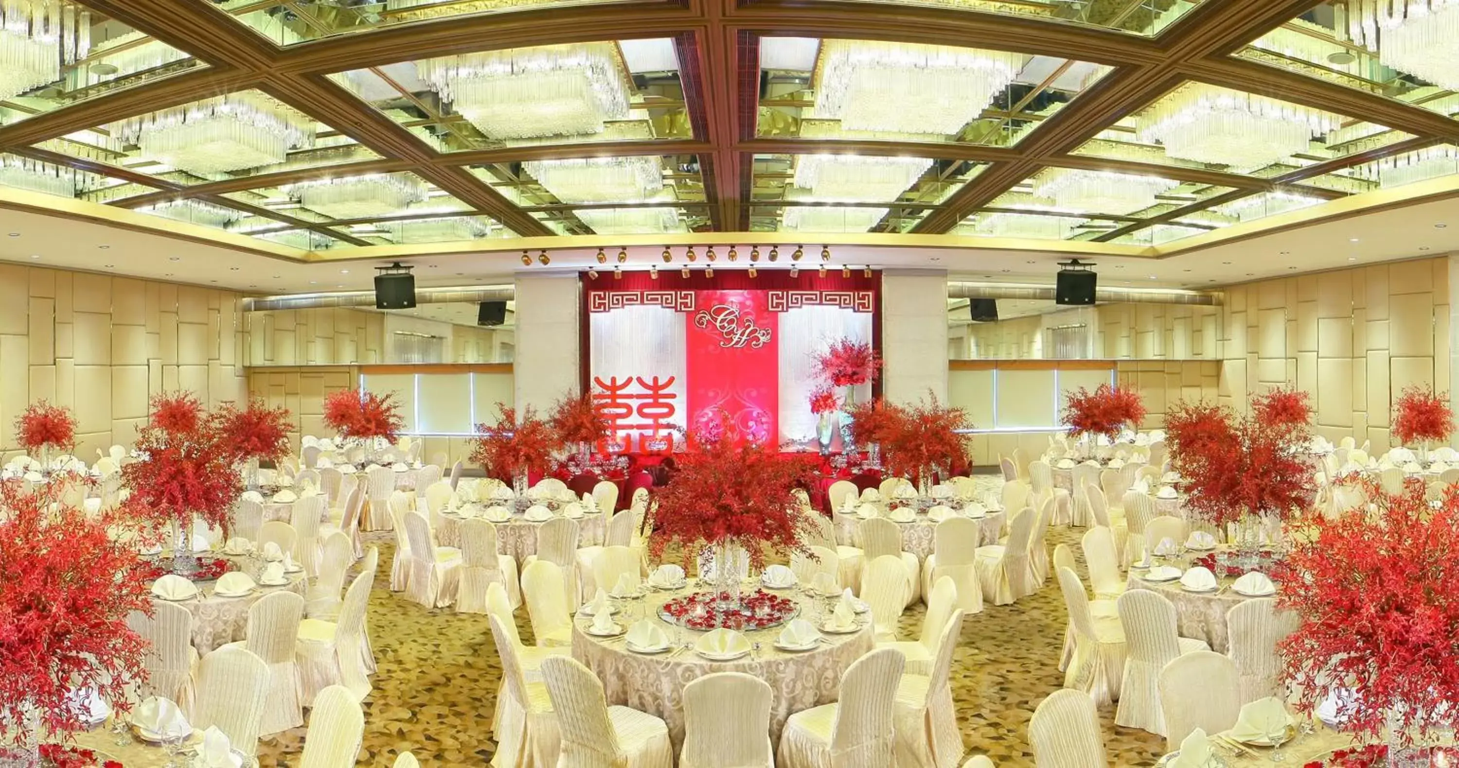 Restaurant/places to eat in Regal Riverside Hotel Restaurant/places to eat in Regal Riverside Hotel