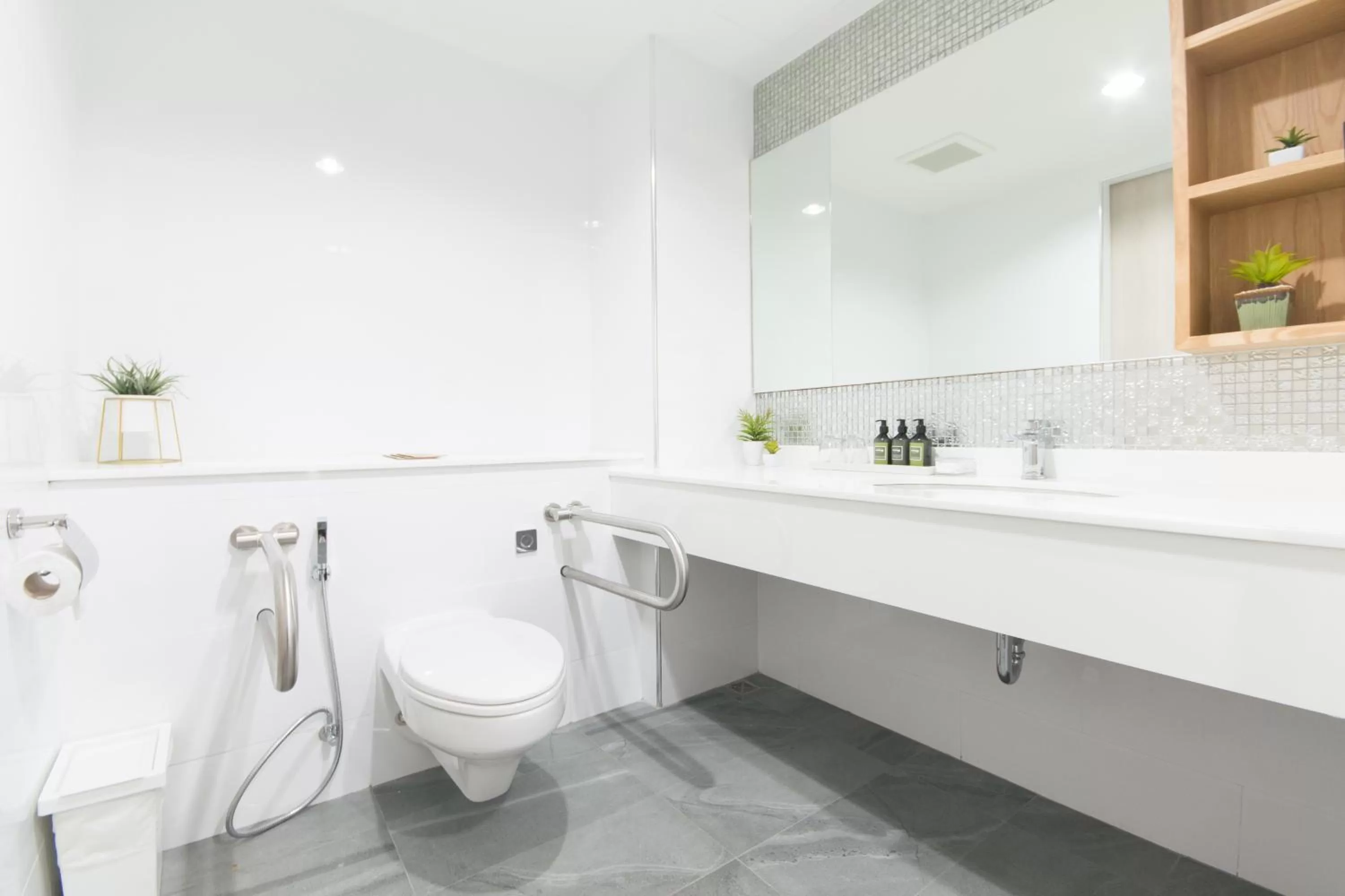 Toilet in Jasmine Resort Sriracha