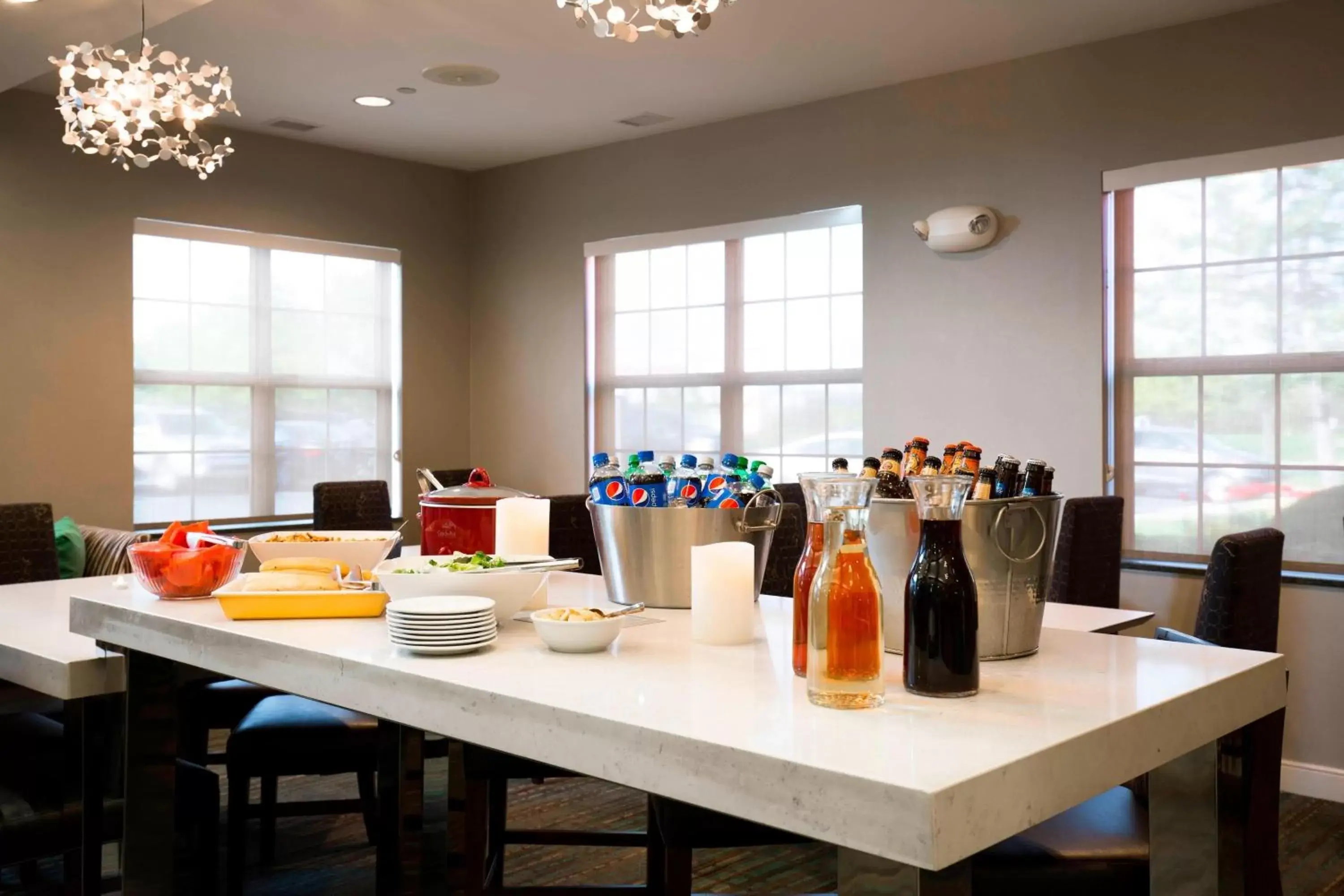 Restaurant/places to eat in Residence Inn Kansas City Olathe