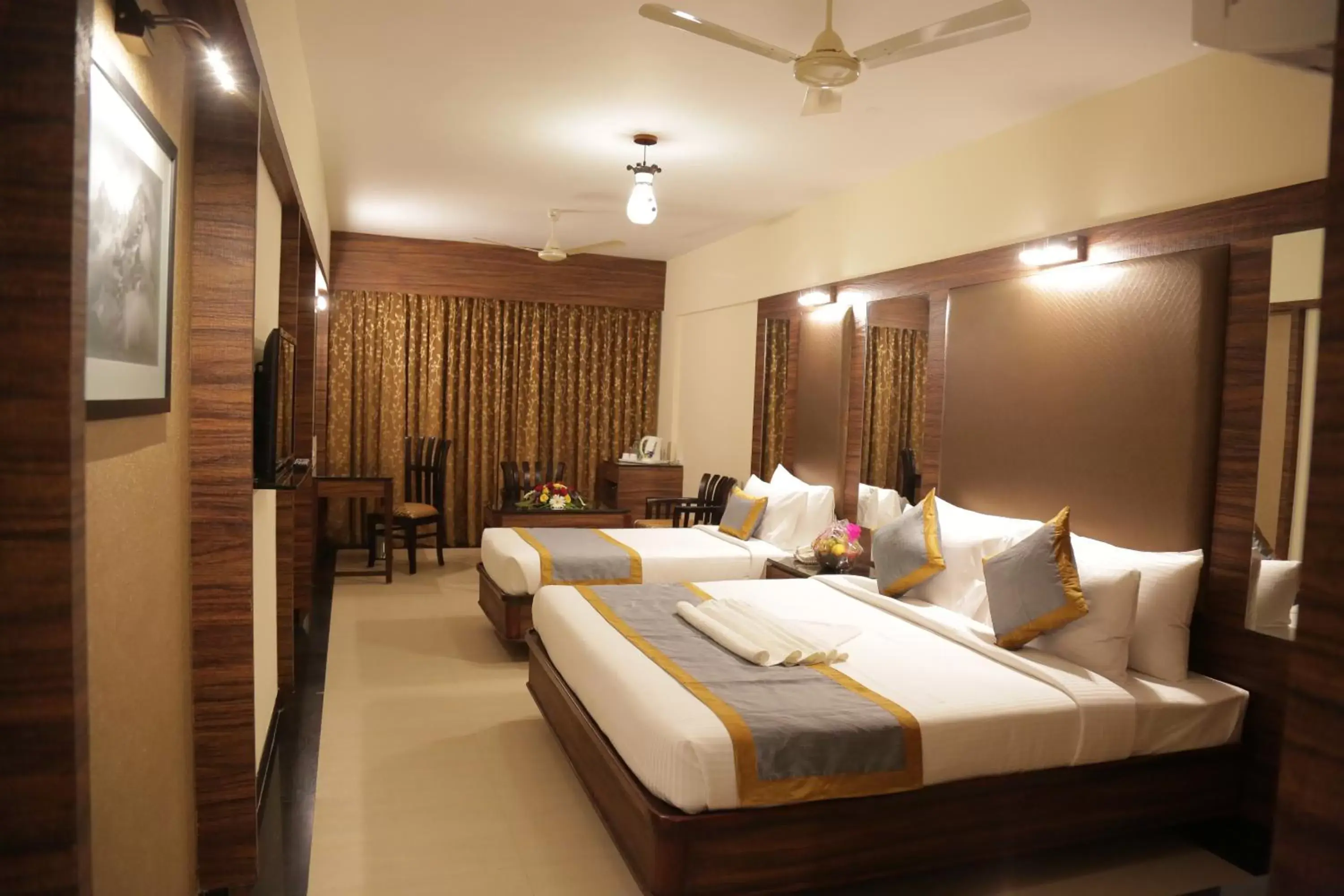 Photo of the whole room, Bed in Rangalaya Royal Photo of the whole room, Bed in Rangalaya Royal