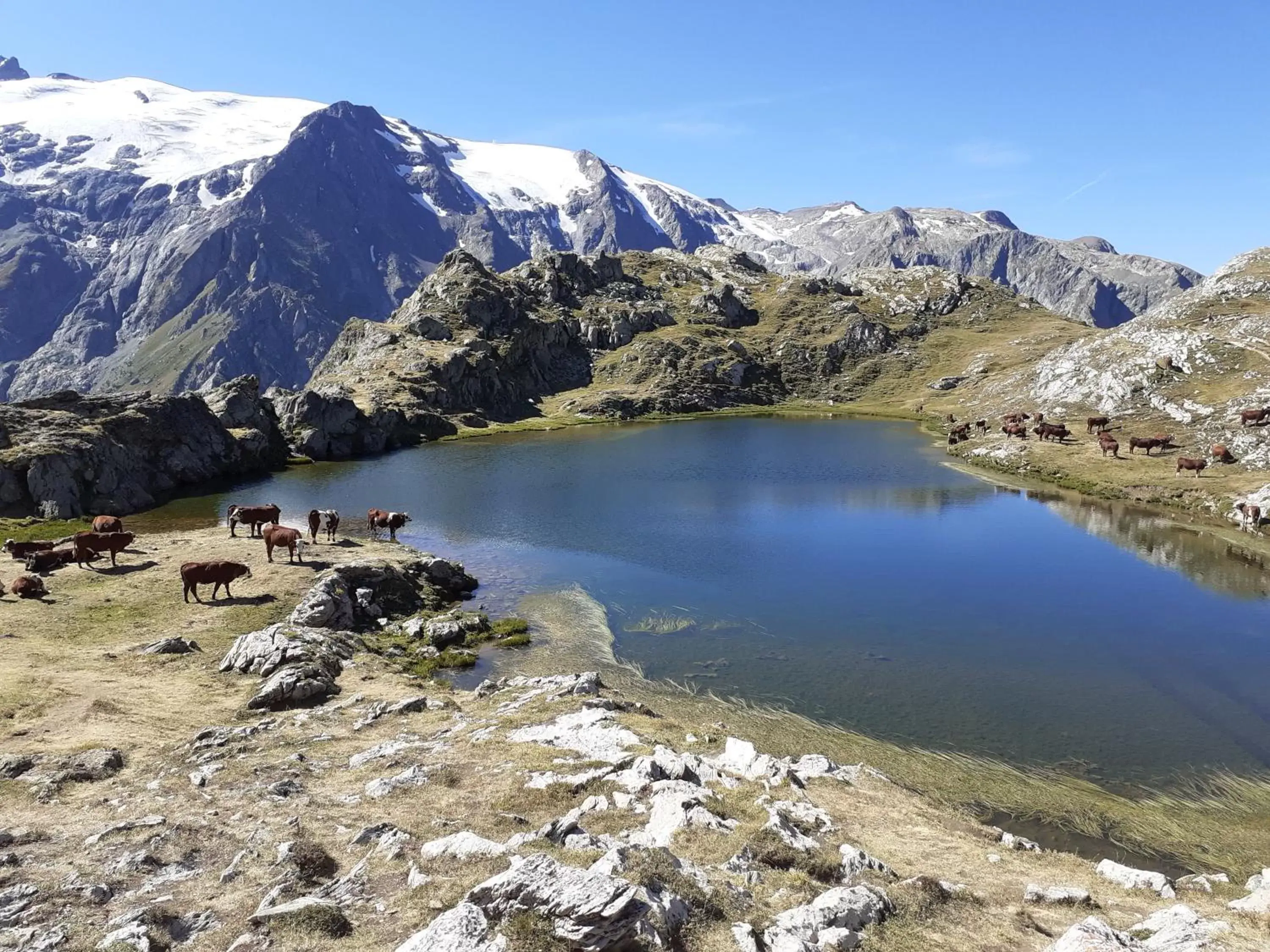 Mountain view in Le Bacchu Ber