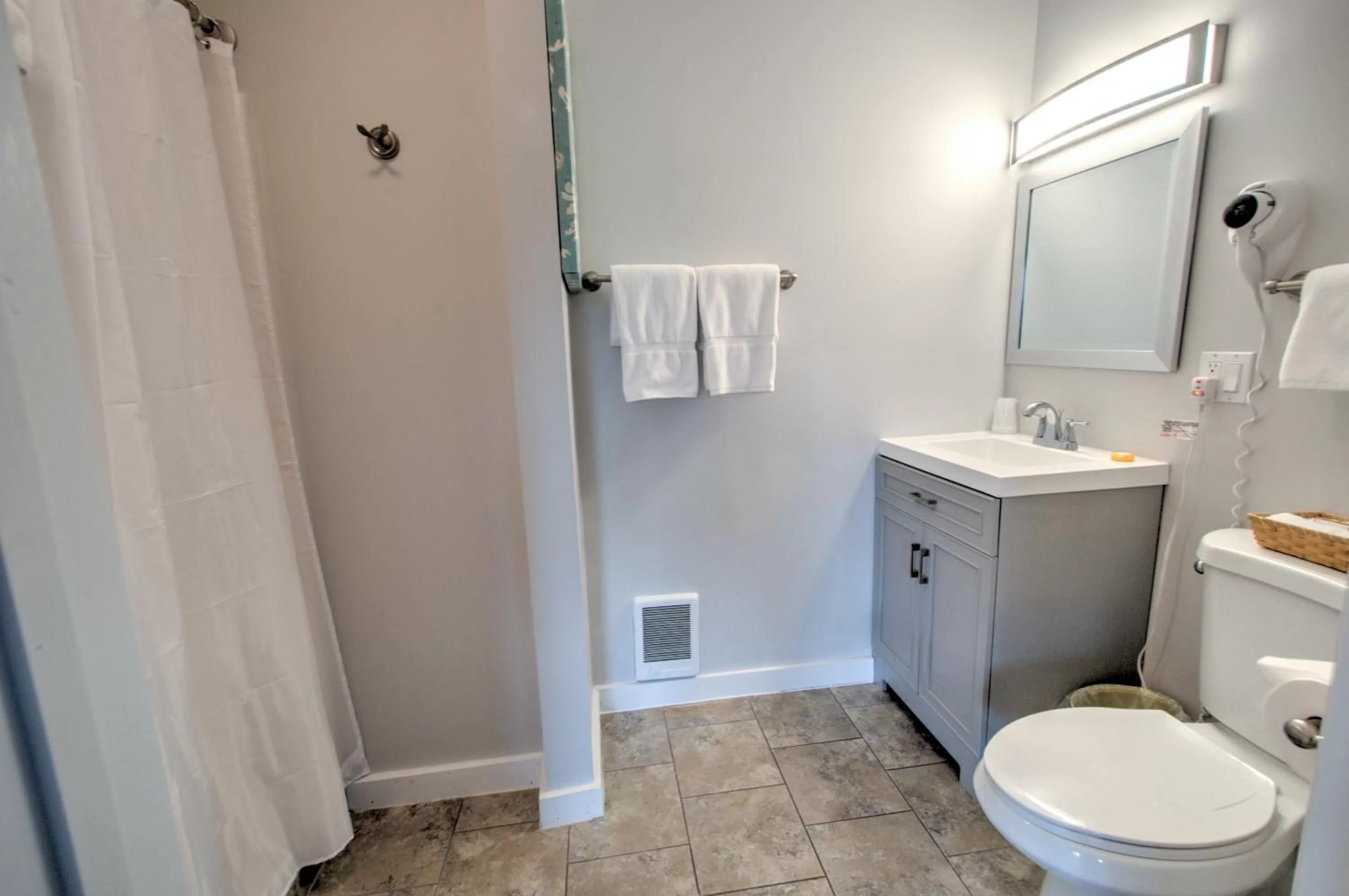 Bathroom in East Shore Lodging