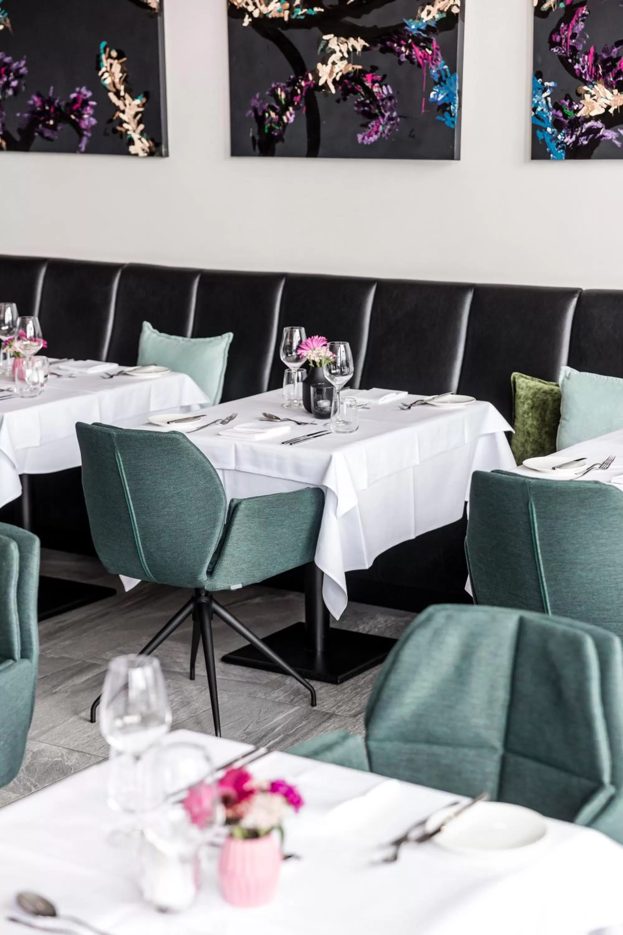 Restaurant/places to eat in NIDUM - Casual Luxury Hotel