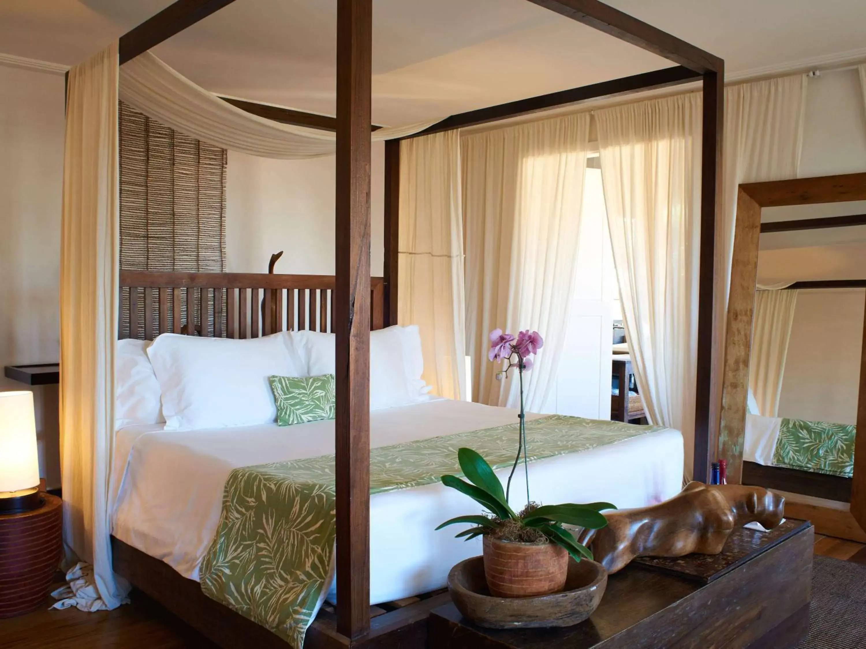 Photo of the whole room, Bed in Santa Teresa Hotel RJ - MGallery