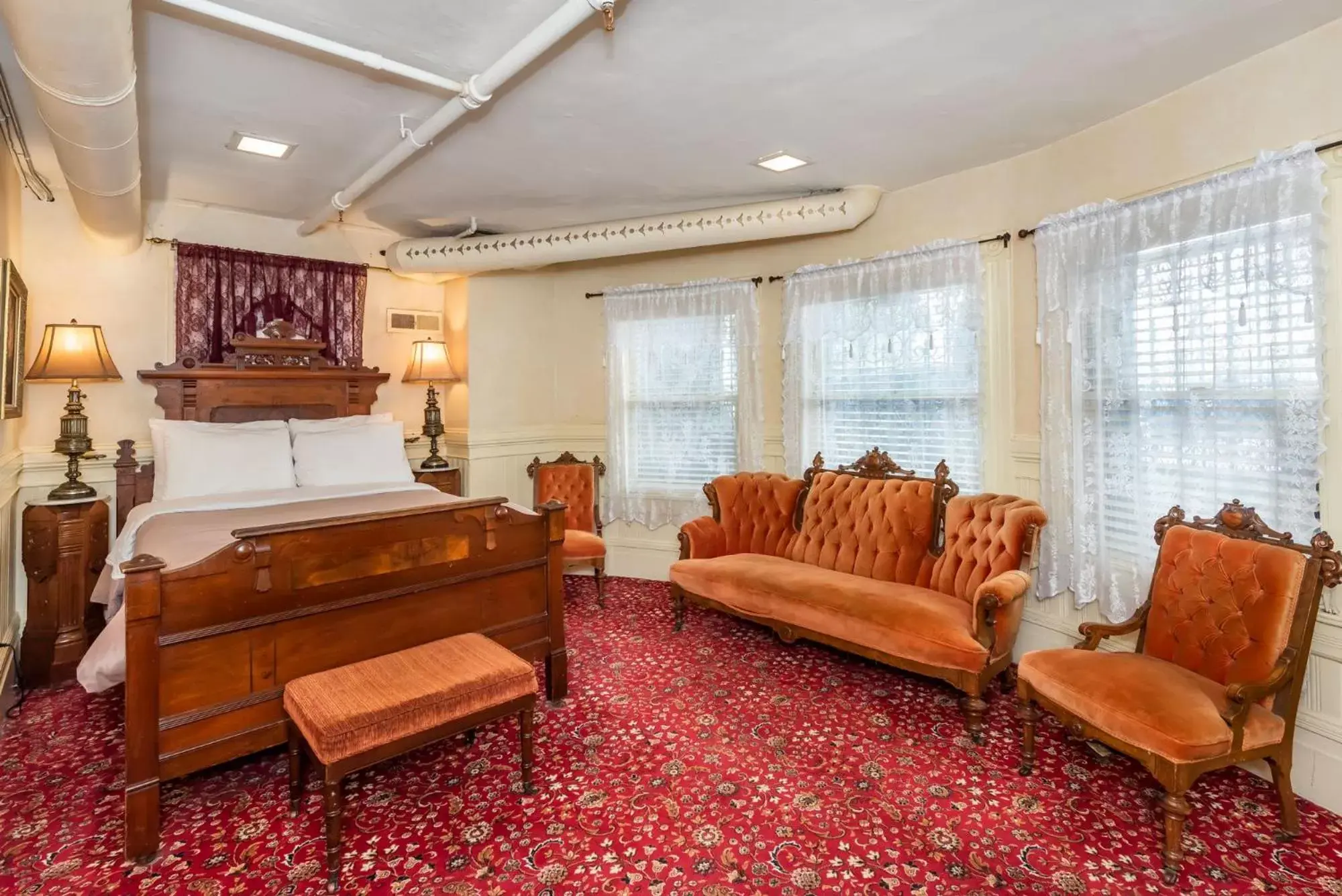 Living room, Seating Area in Chateau Tivoli Bed and Breakfast