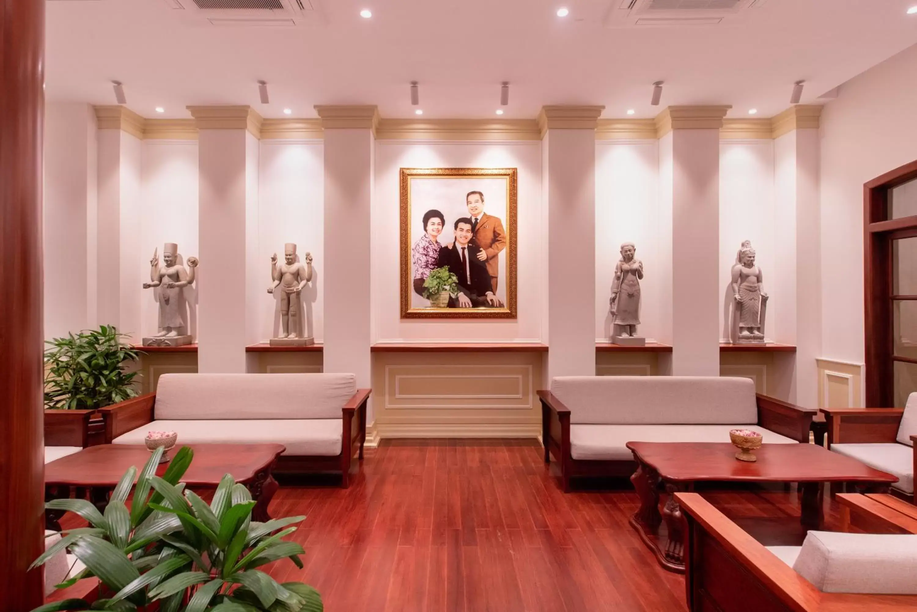 Lobby or reception, Restaurant/Places to Eat in Steung Siemreap Hotel