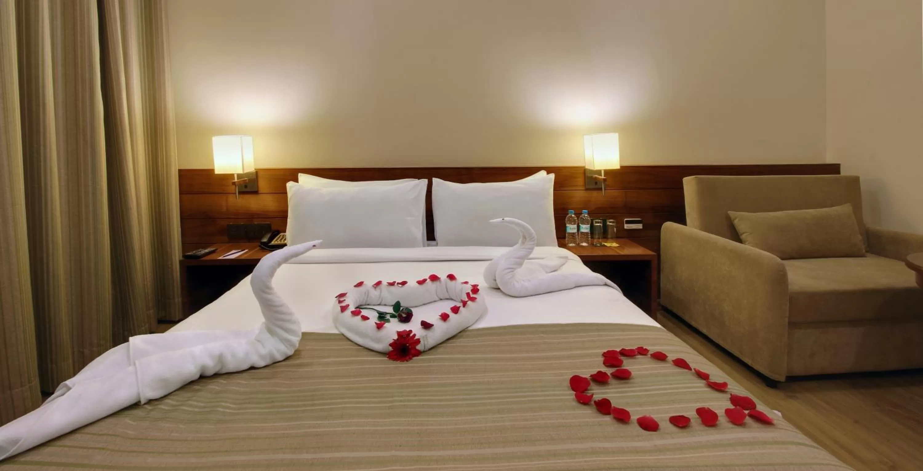 Bed in Temple Tree Hotel Shirdi, a member of Radisson Individuals