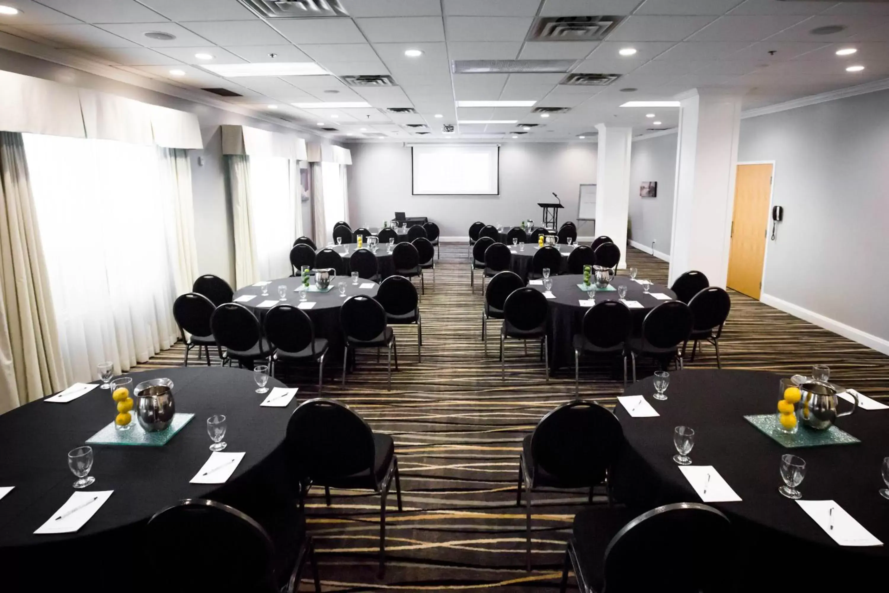 Banquet/Function facilities in Cambridge Hotel and Conference Centre