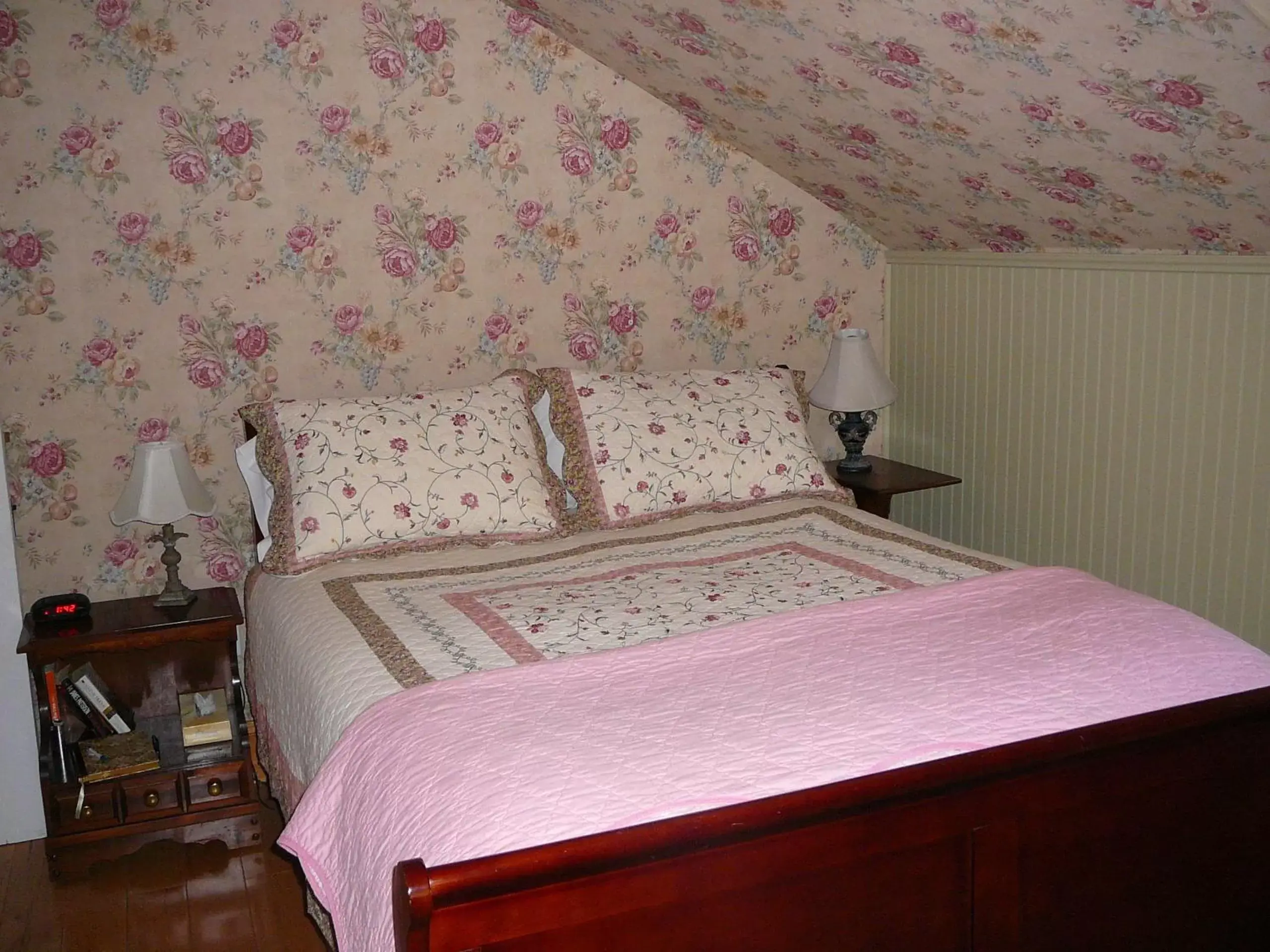 Bed in Gables Bed & Breakfast