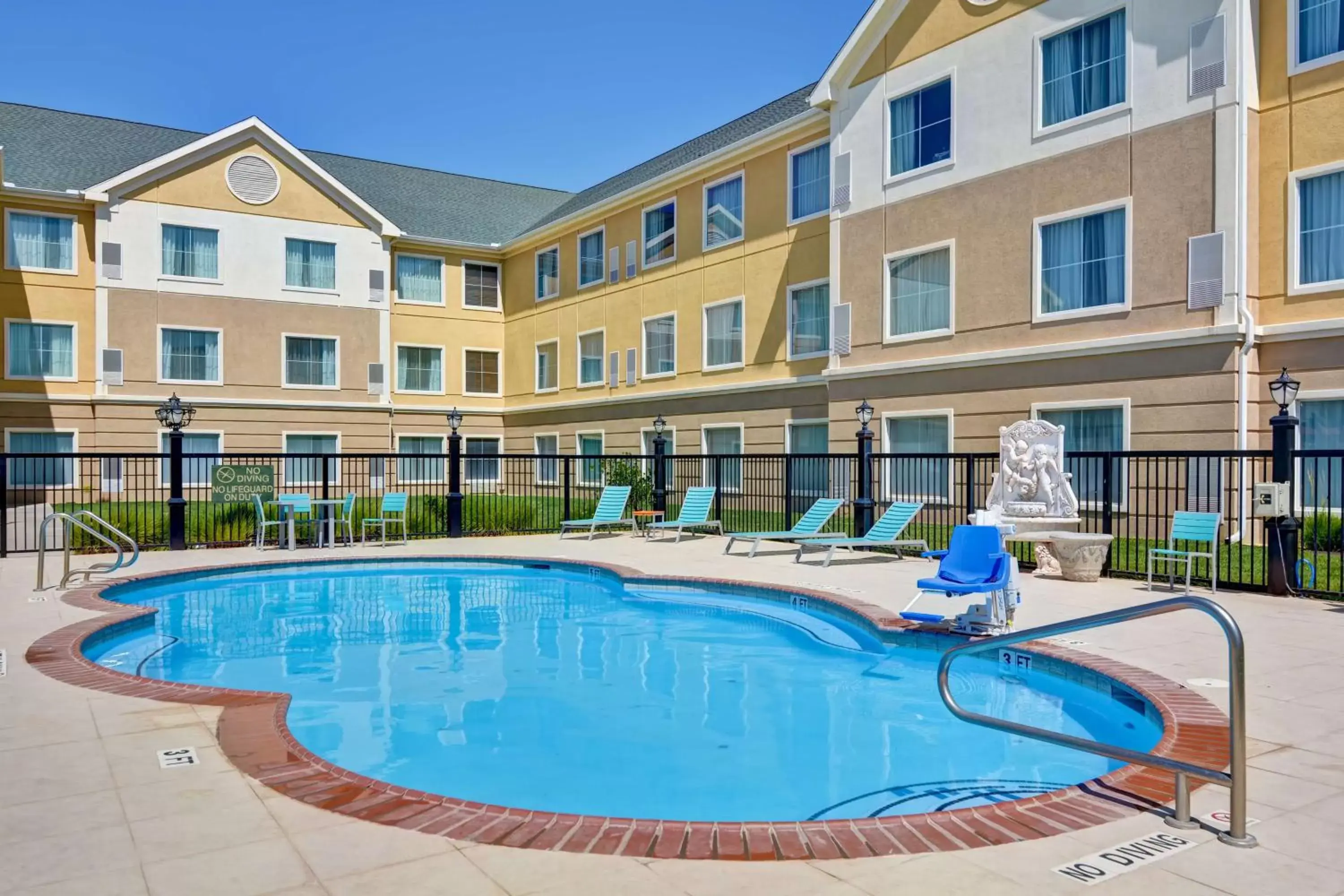 Pool view, Swimming Pool in Homewood Suites by Hilton Amarillo