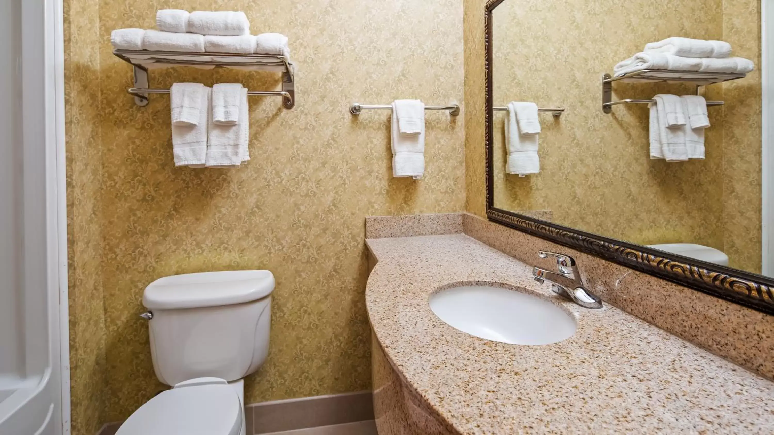 Bathroom in Best Western Plus Bradbury Inn and Suites