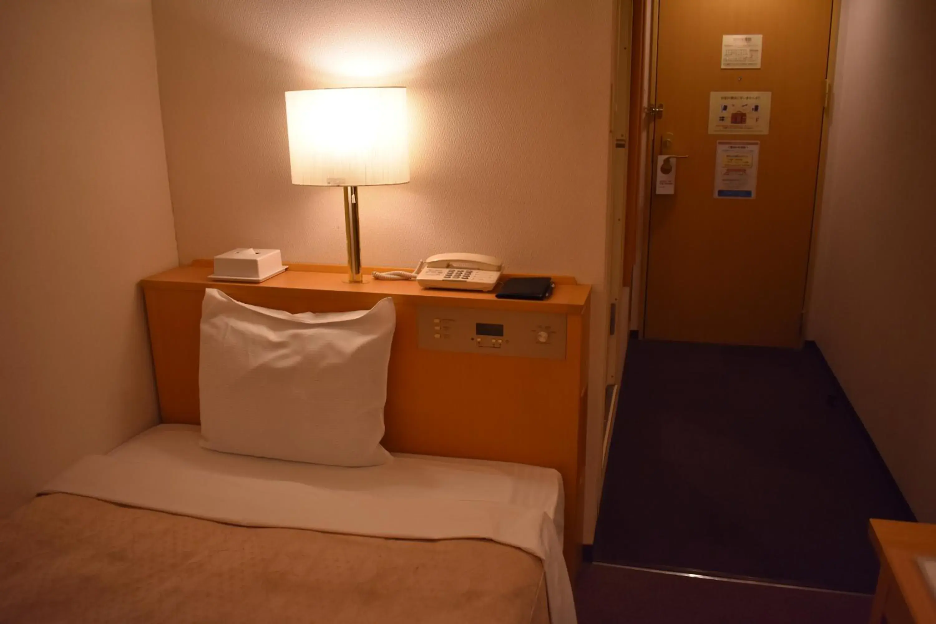 Photo of the whole room, Bed in Hotel Crown Hills Toyokawa Photo of the whole room, Bed in Hotel Crown Hills Toyokawa