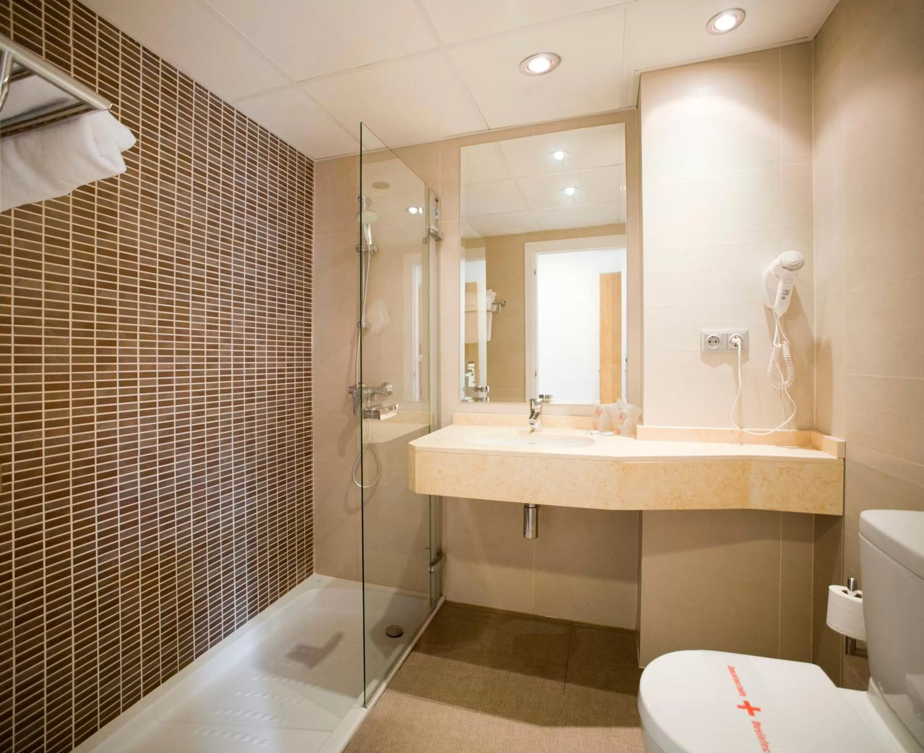 Bathroom in Hotel Vibra Beverly Playa