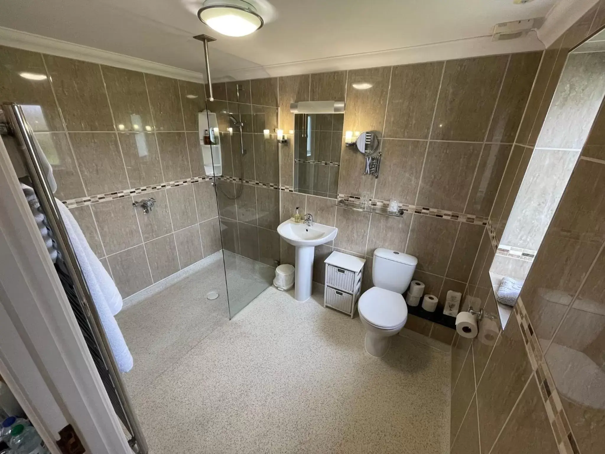 Bathroom in Lovesgrove Country Guest House