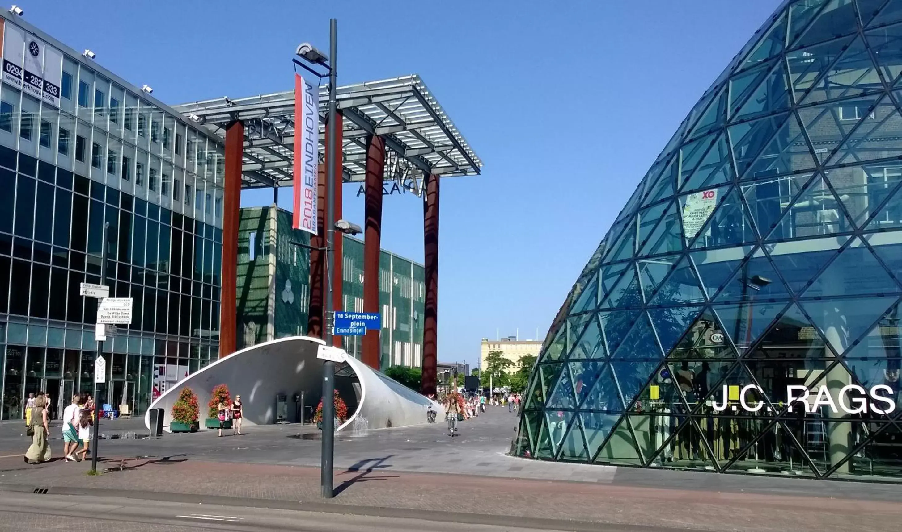 Shopping Area, Property Building in Crown Hotel Eindhoven Centre