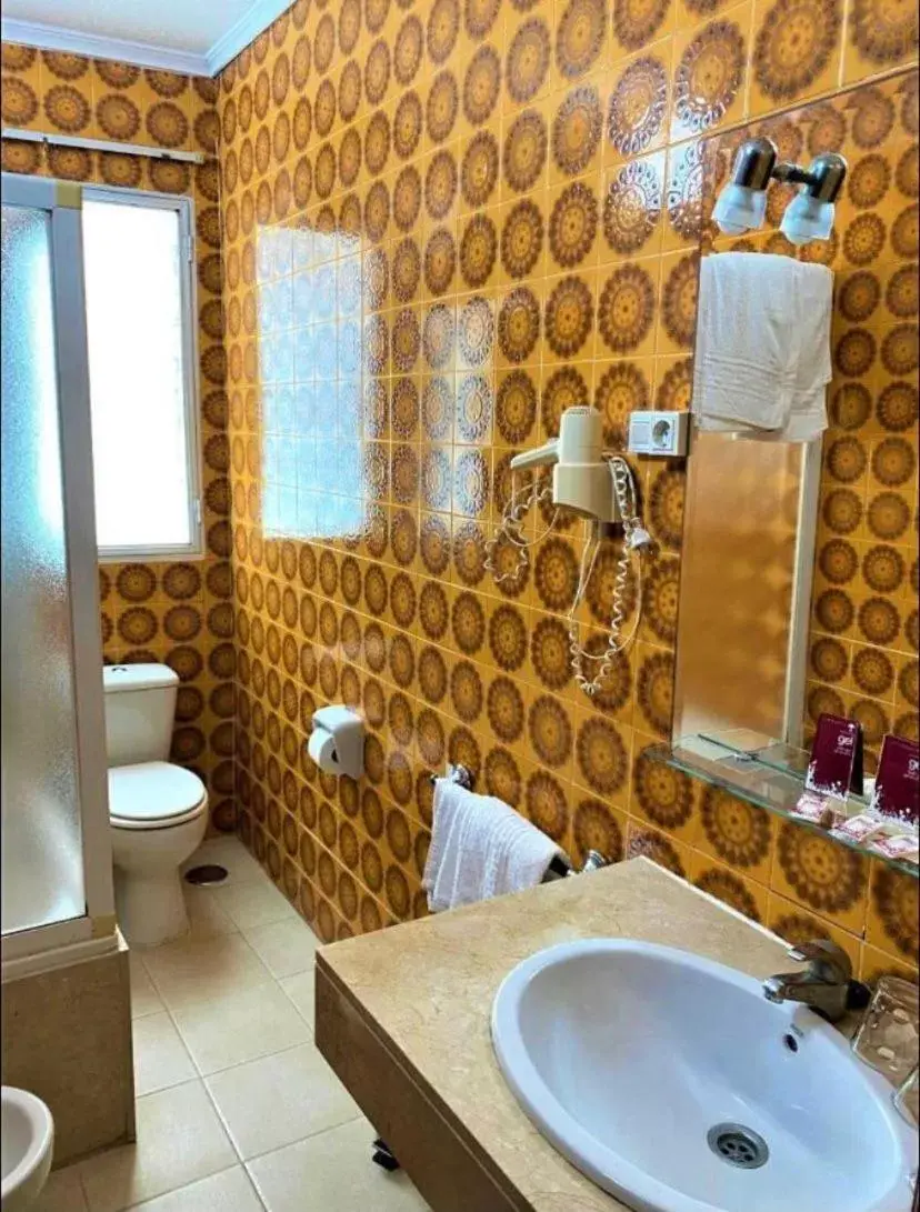 Bathroom in Hotel Joma