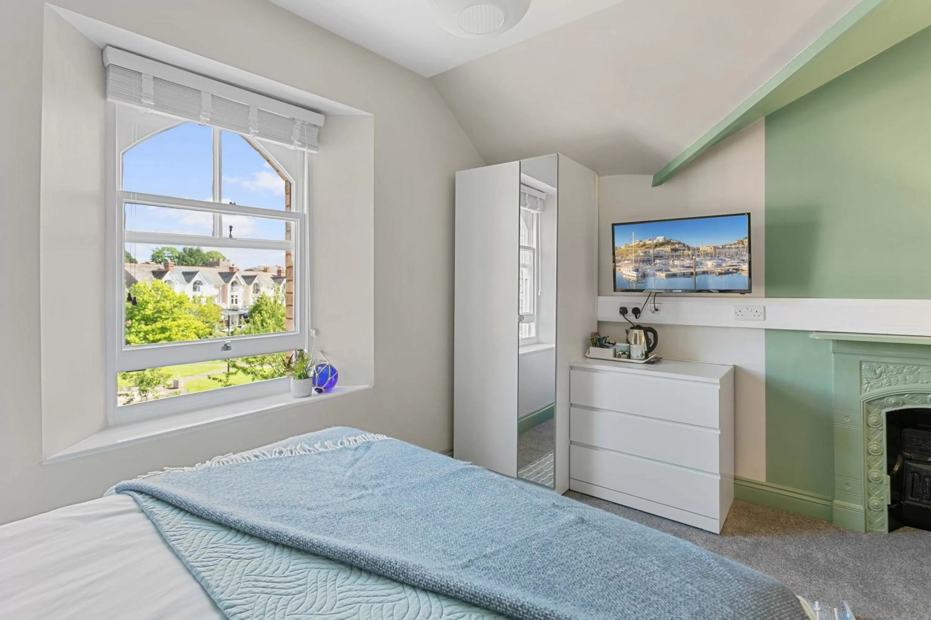 View (from property/room), Bed in Park View R & R - Adult Only - Self-Catering - Free Parking - EV Point