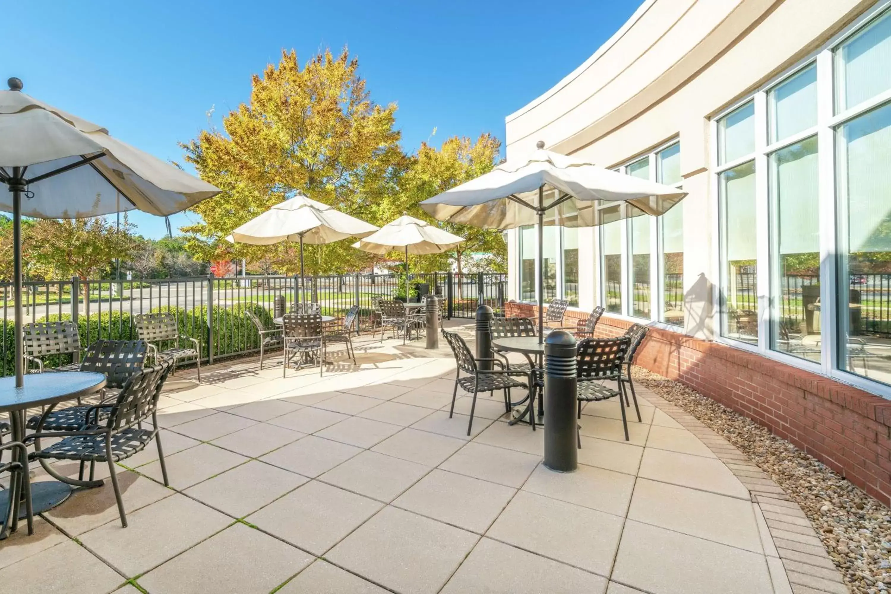 Patio in Hilton Garden Inn Richmond Airport