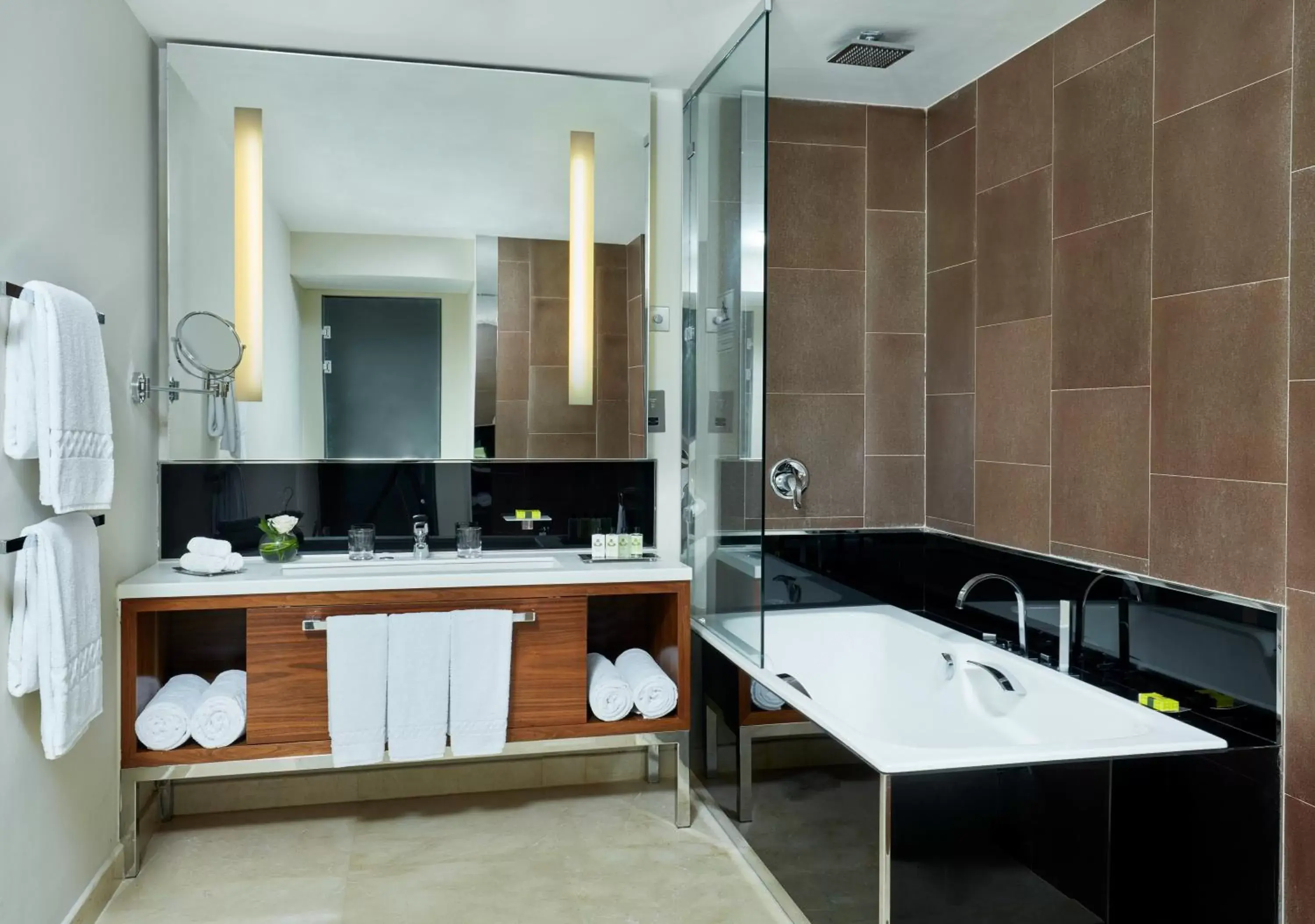 Toilet, Bathroom in InterContinental Doha The City, an IHG Hotel