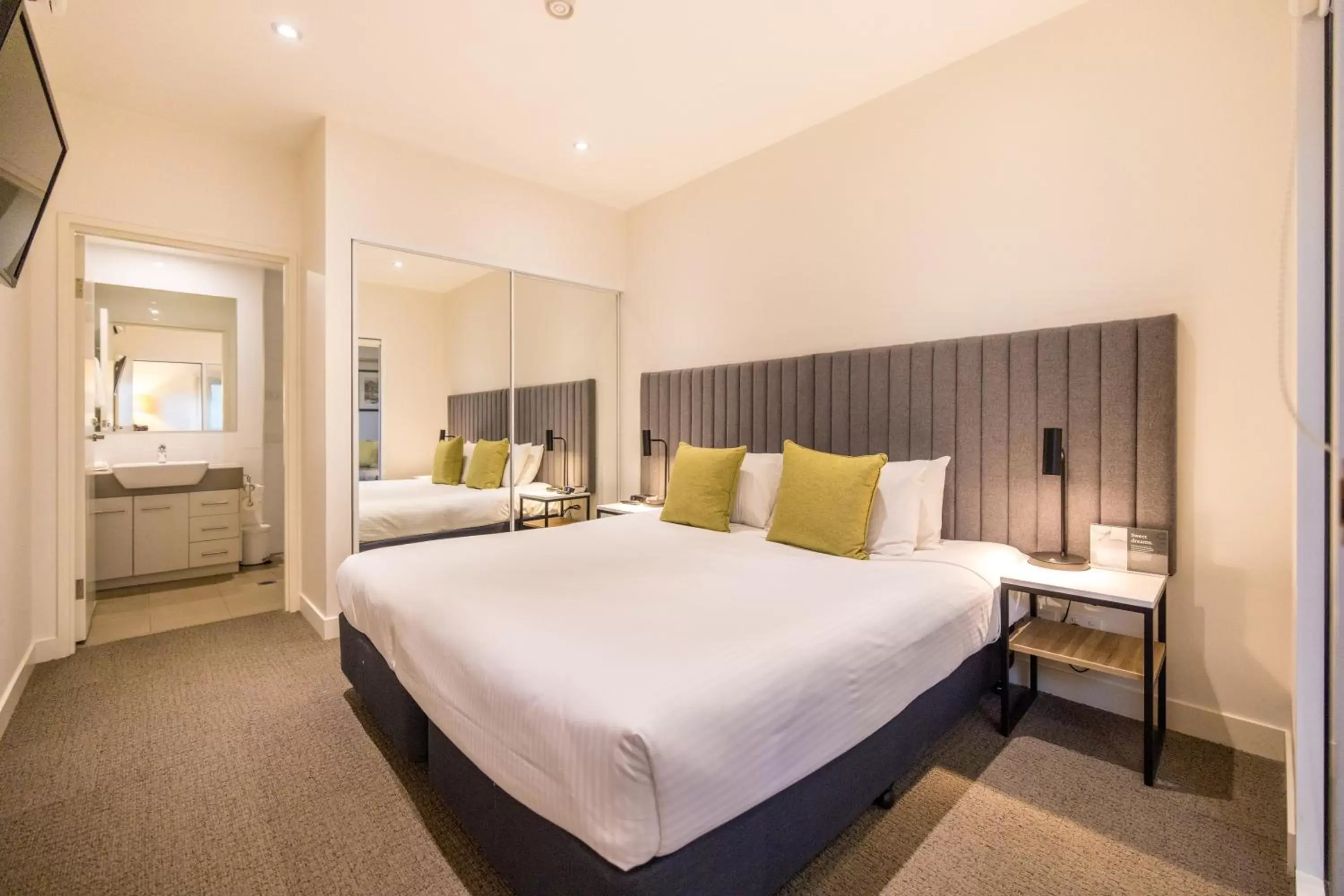 Bedroom, Bed in Quest Wodonga