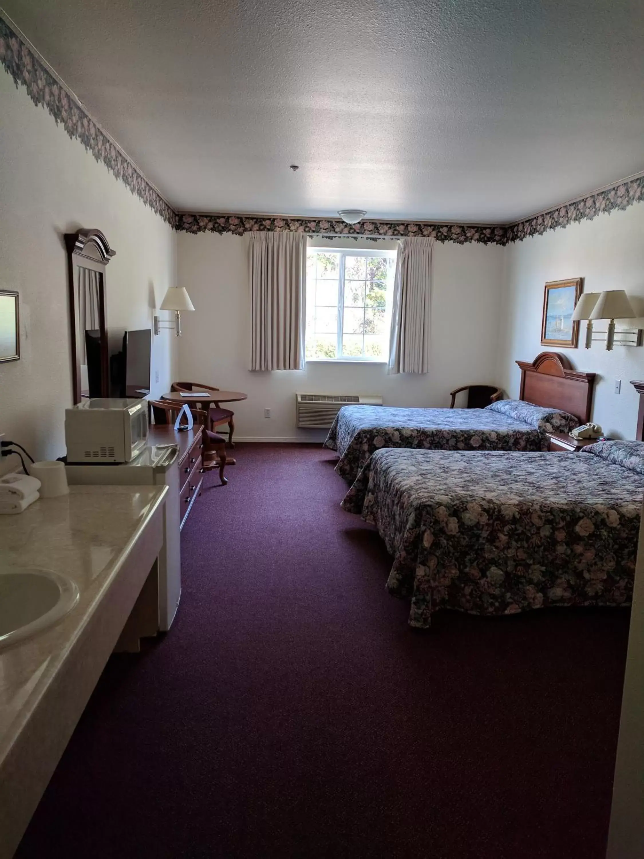 Photo of the whole room in Lighthouse Inn