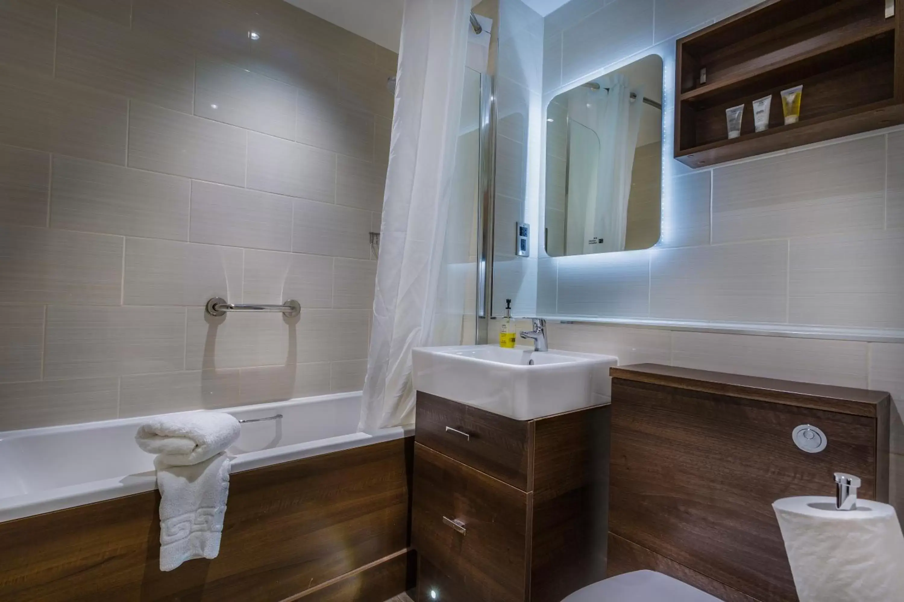 Bathroom in The Admiral Rodney Hotel, Horncastle, Lincolnshire