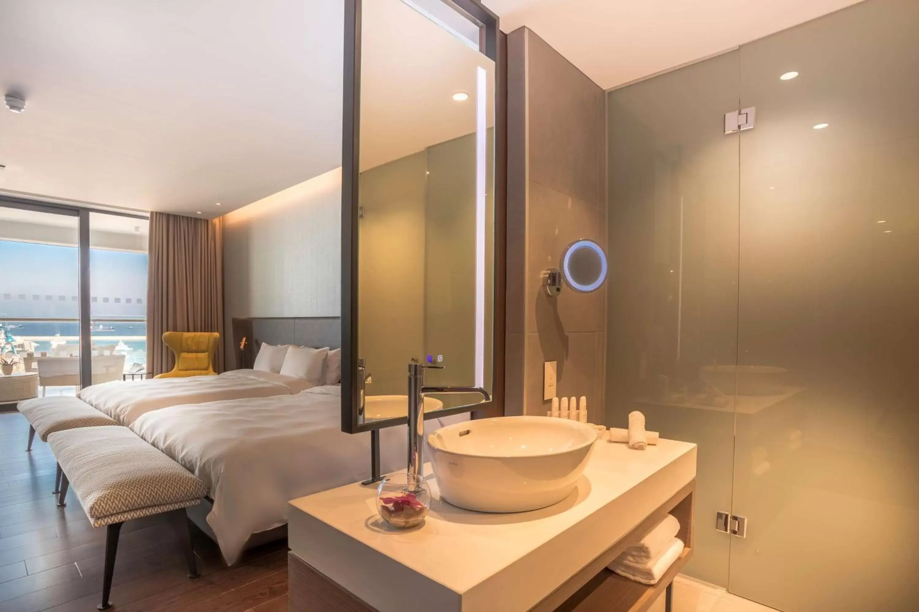 Bedroom, Bathroom in Radisson Blu Hotel, Larnaca