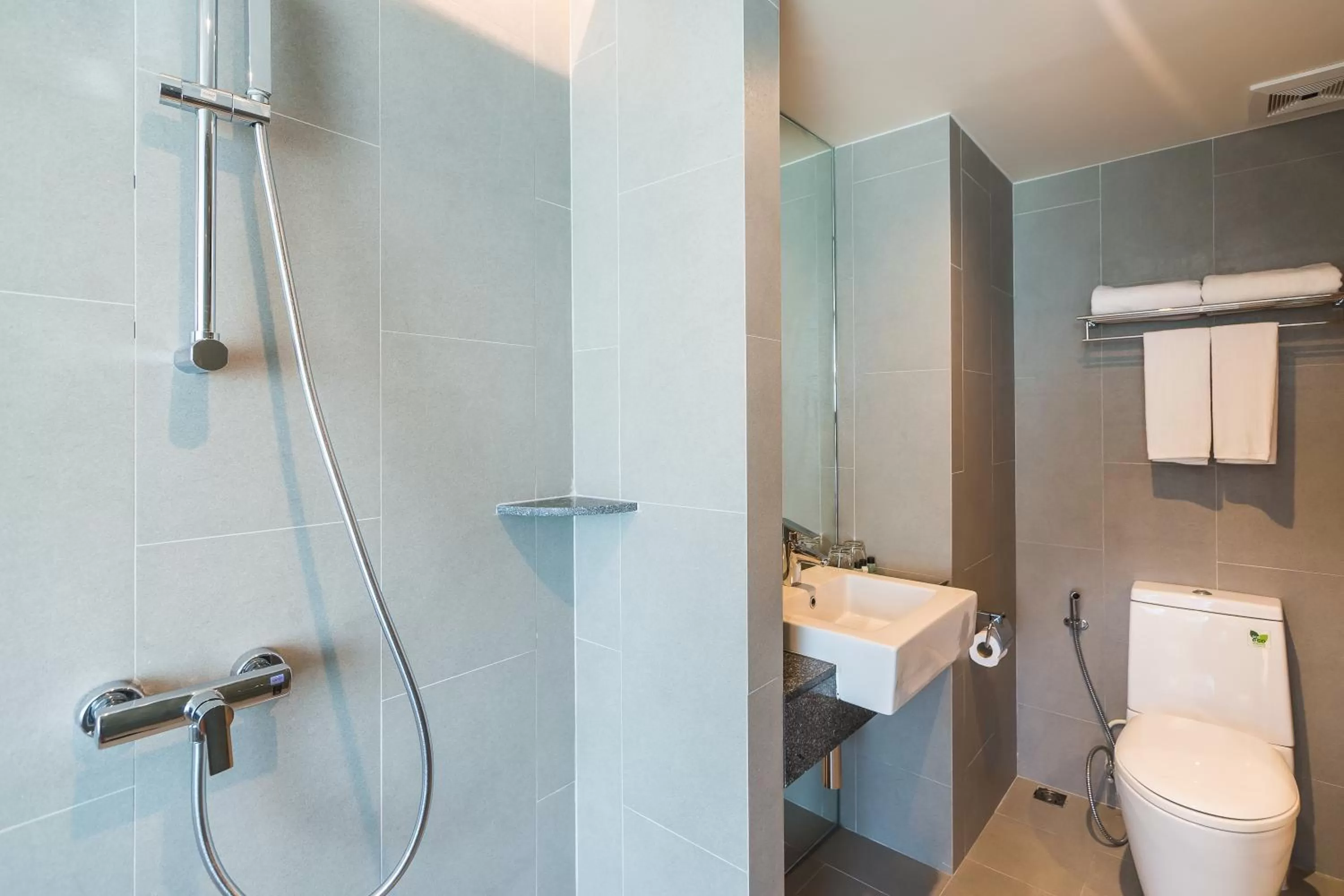 Bathroom in Sea Me Spring Tree Hotel