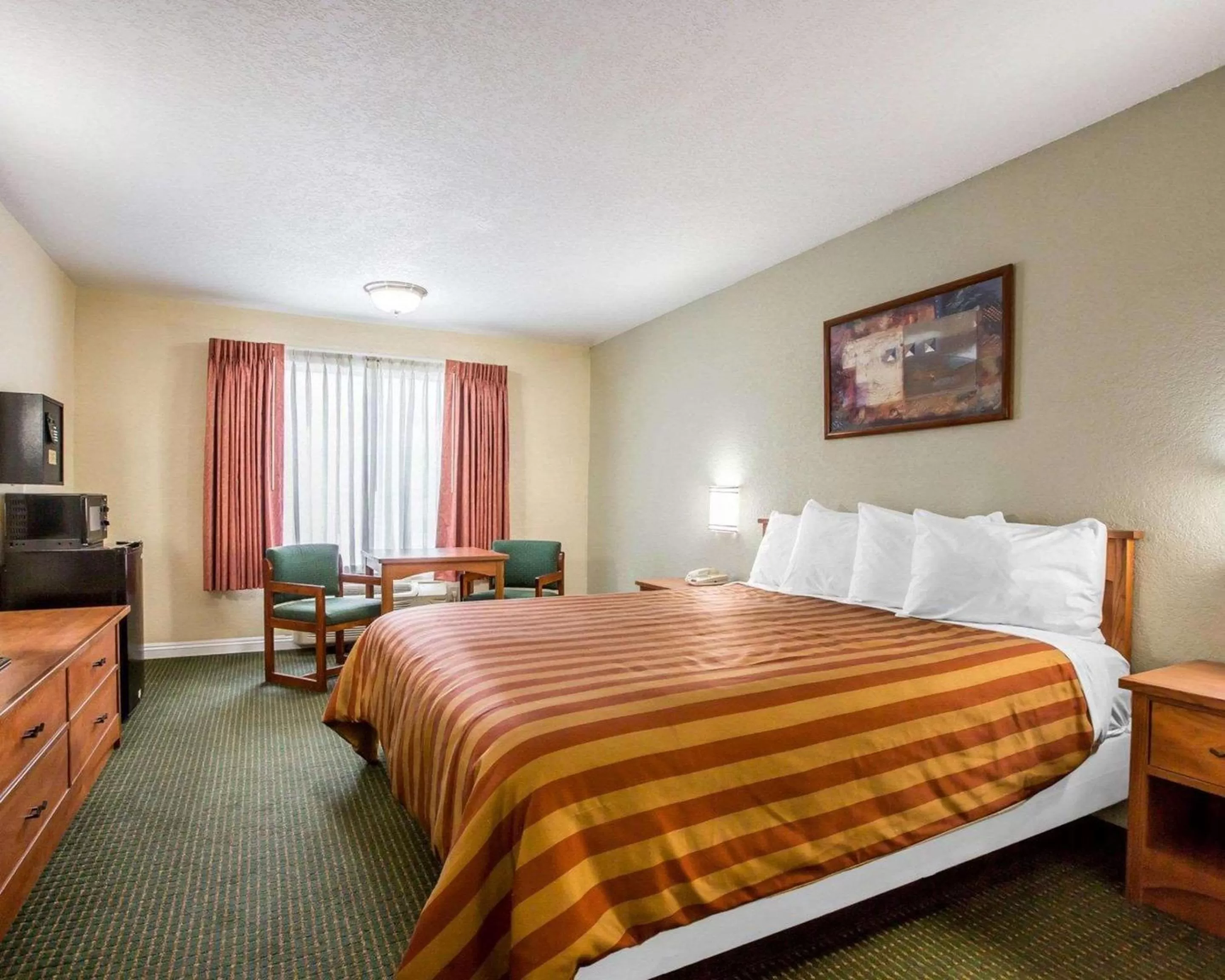 Photo of the whole room in Rodeway Inn San Clemente Beach