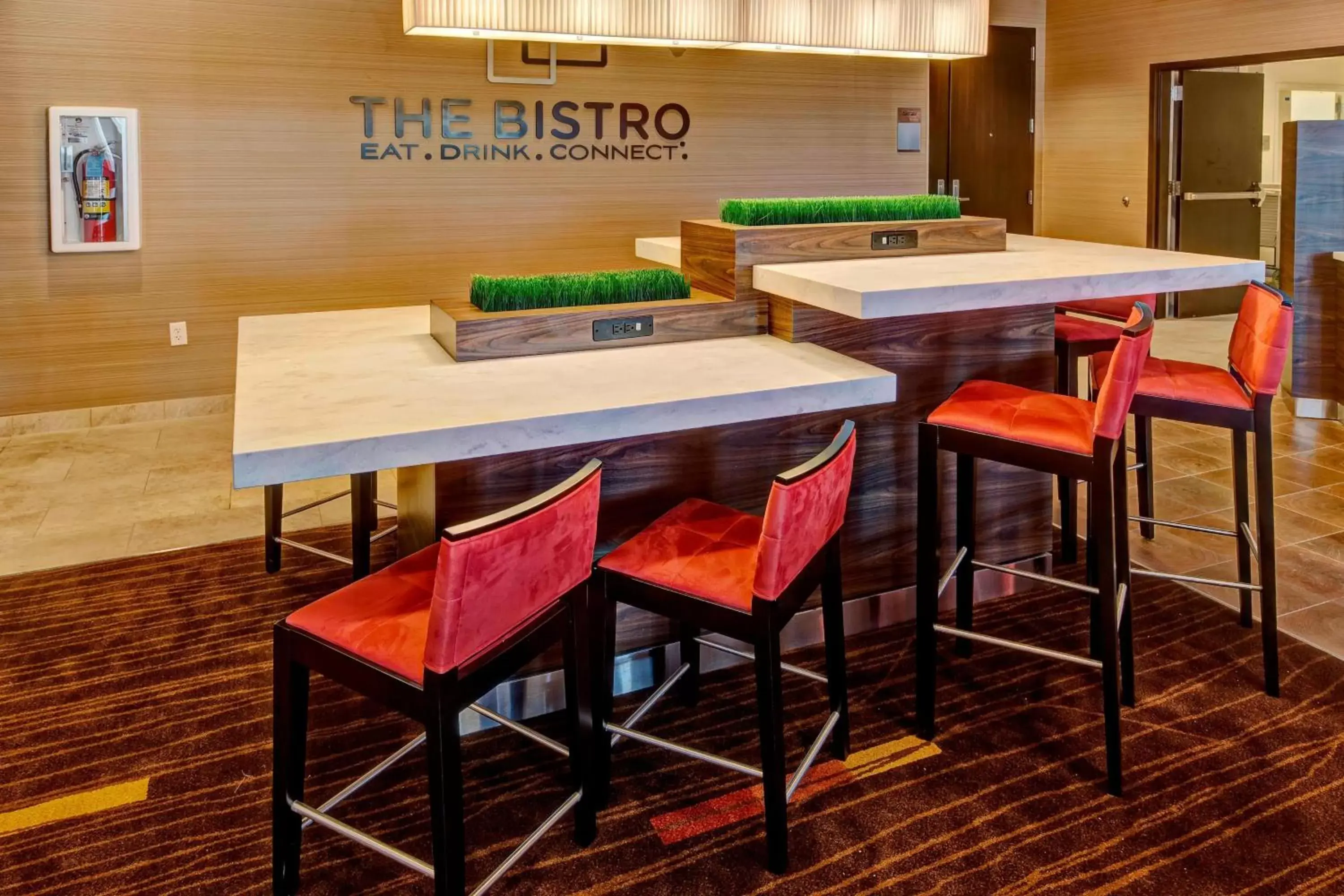 Other, Restaurant/Places to Eat in Courtyard by Marriott Westbury Long Island