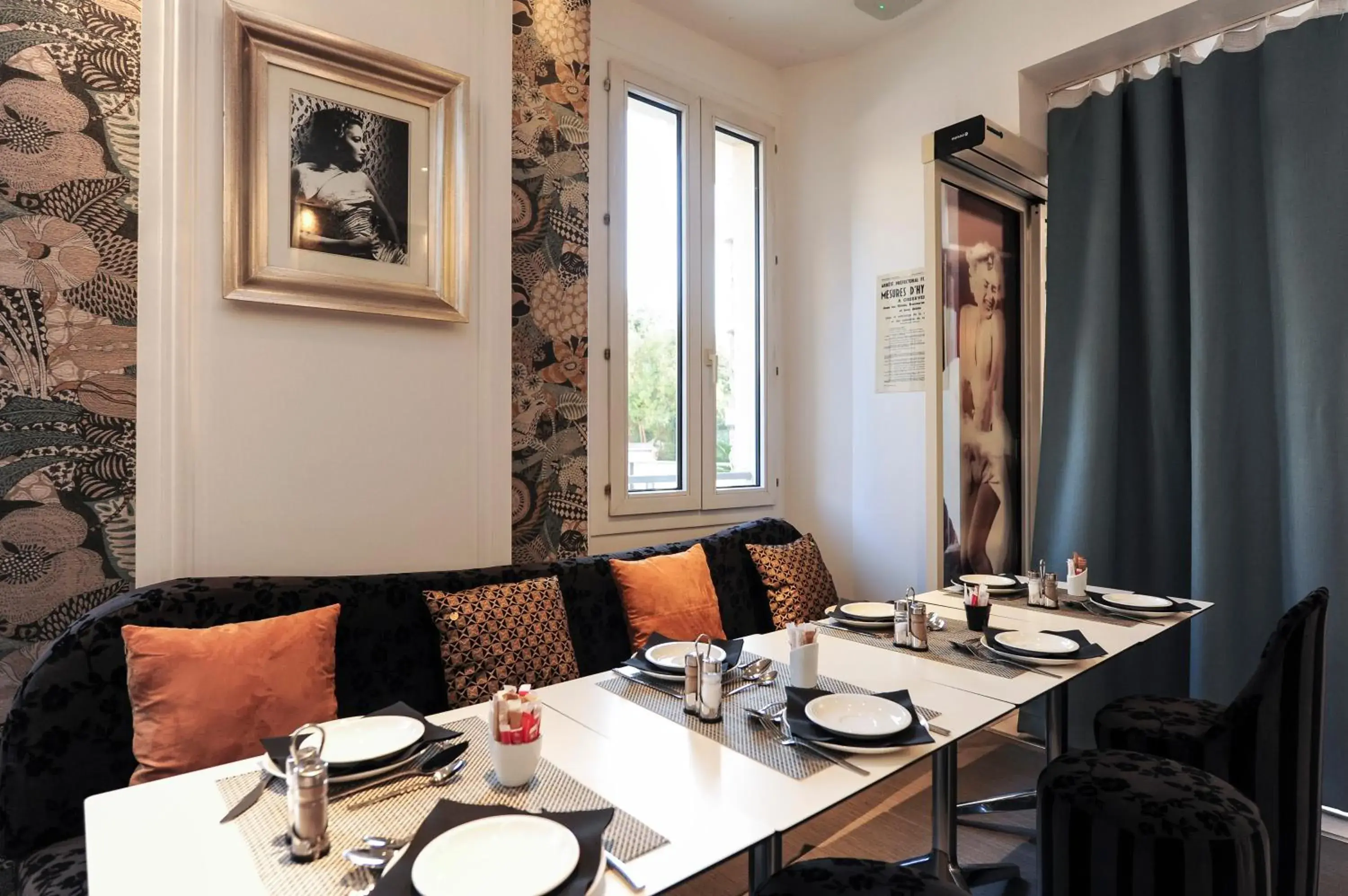 Breakfast, Restaurant/Places to Eat in Hotel Renoir