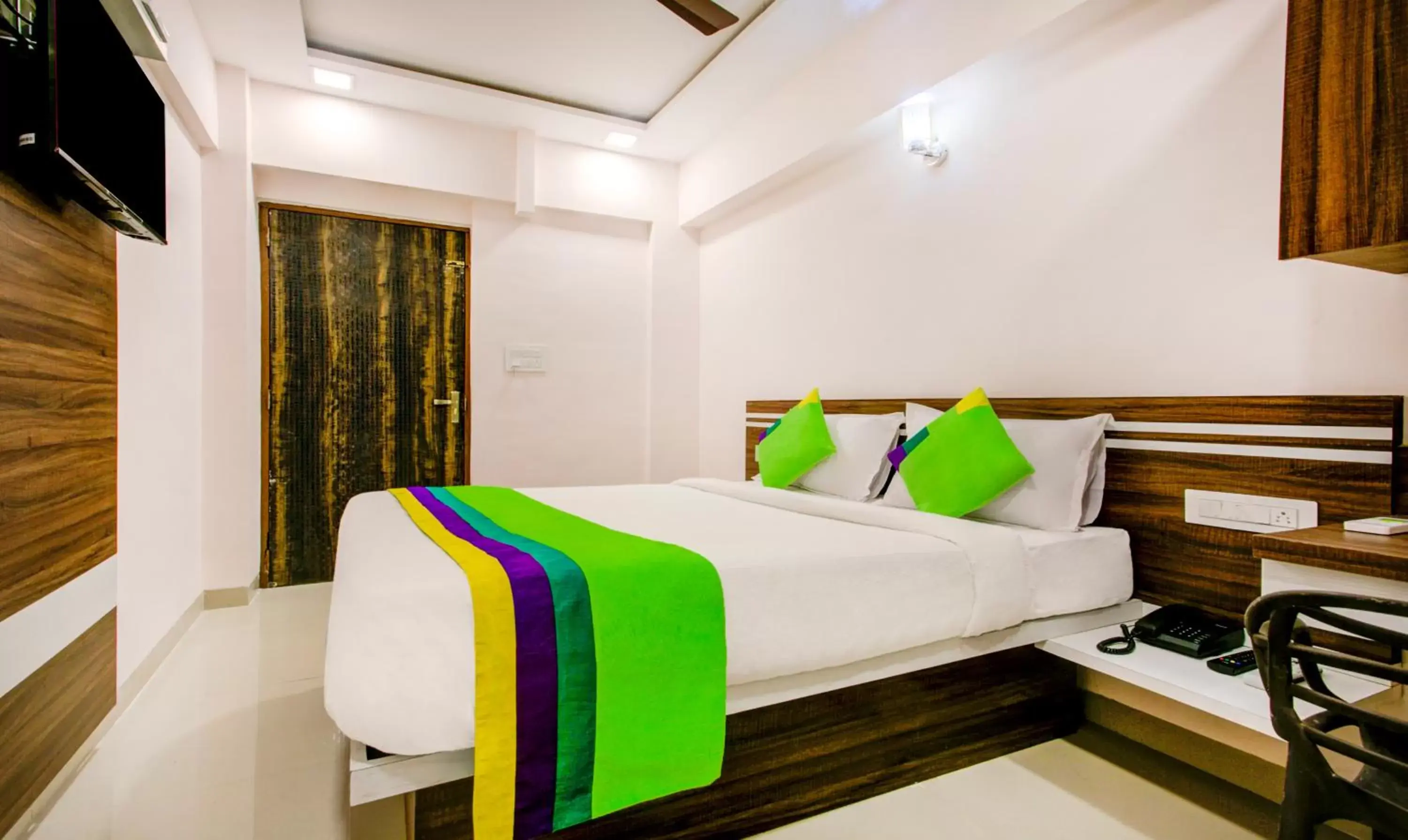 Bed in Treebo Kings Inn Vashi Bed in Treebo Kings Inn Vashi