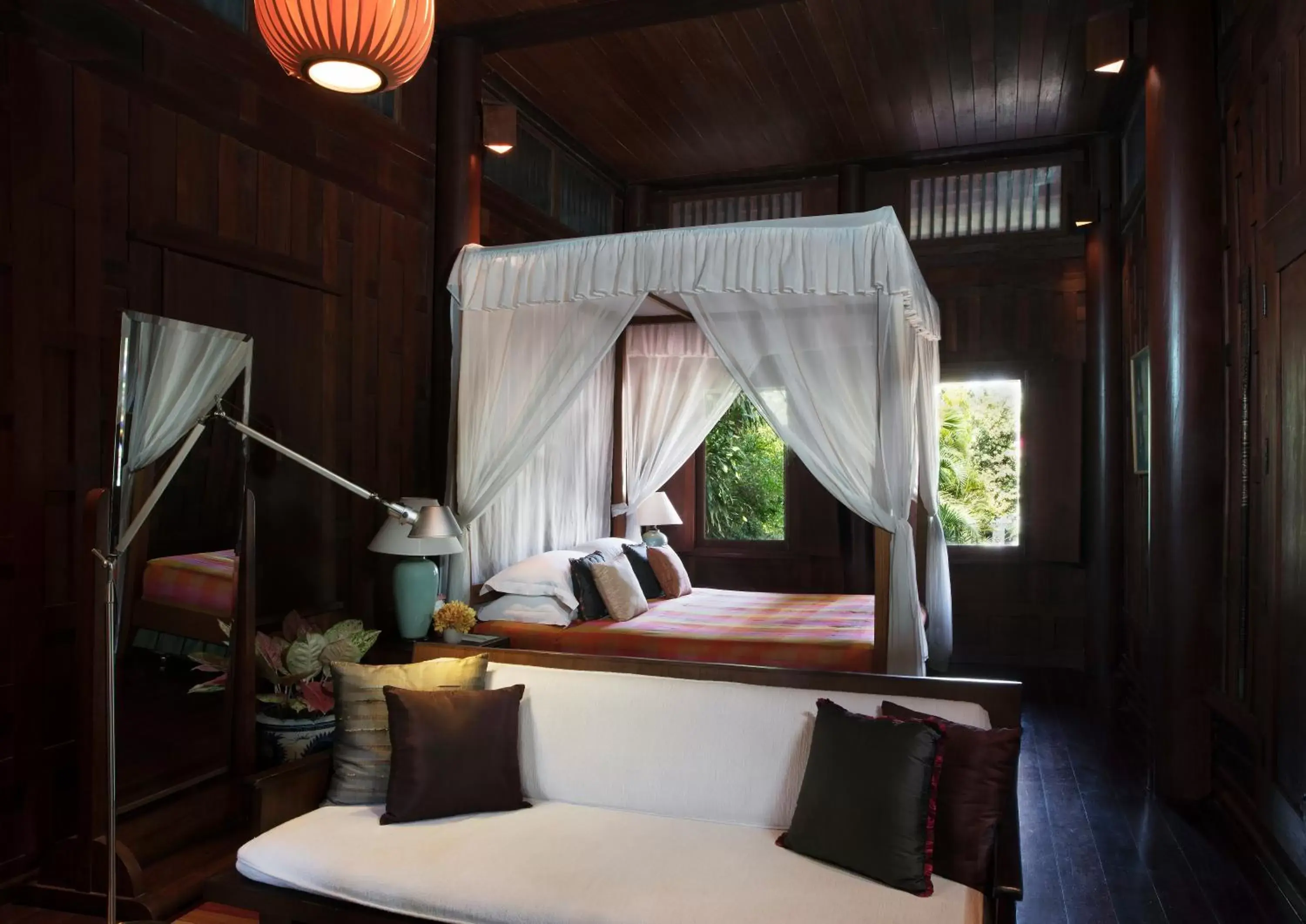 Bed in Chakrabongse Villas