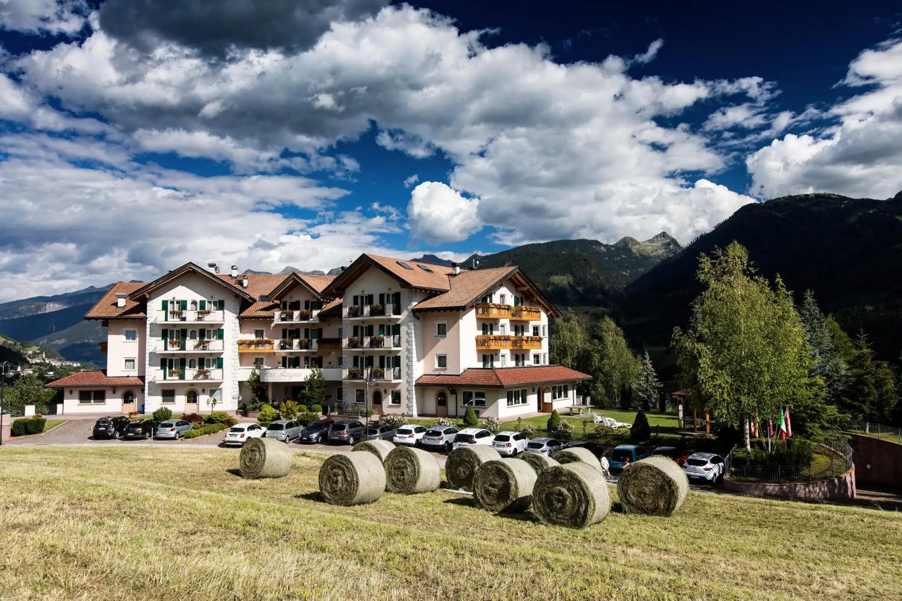 Garden, Property Building in Hotel Lagorai Resort & Spa