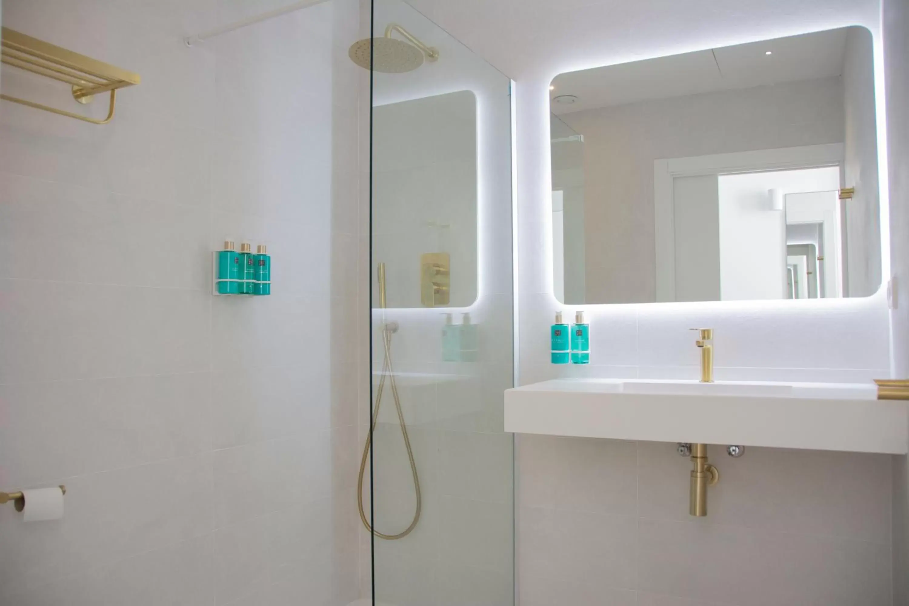 Shower, Bathroom in Hotel boutique Casa Vidal