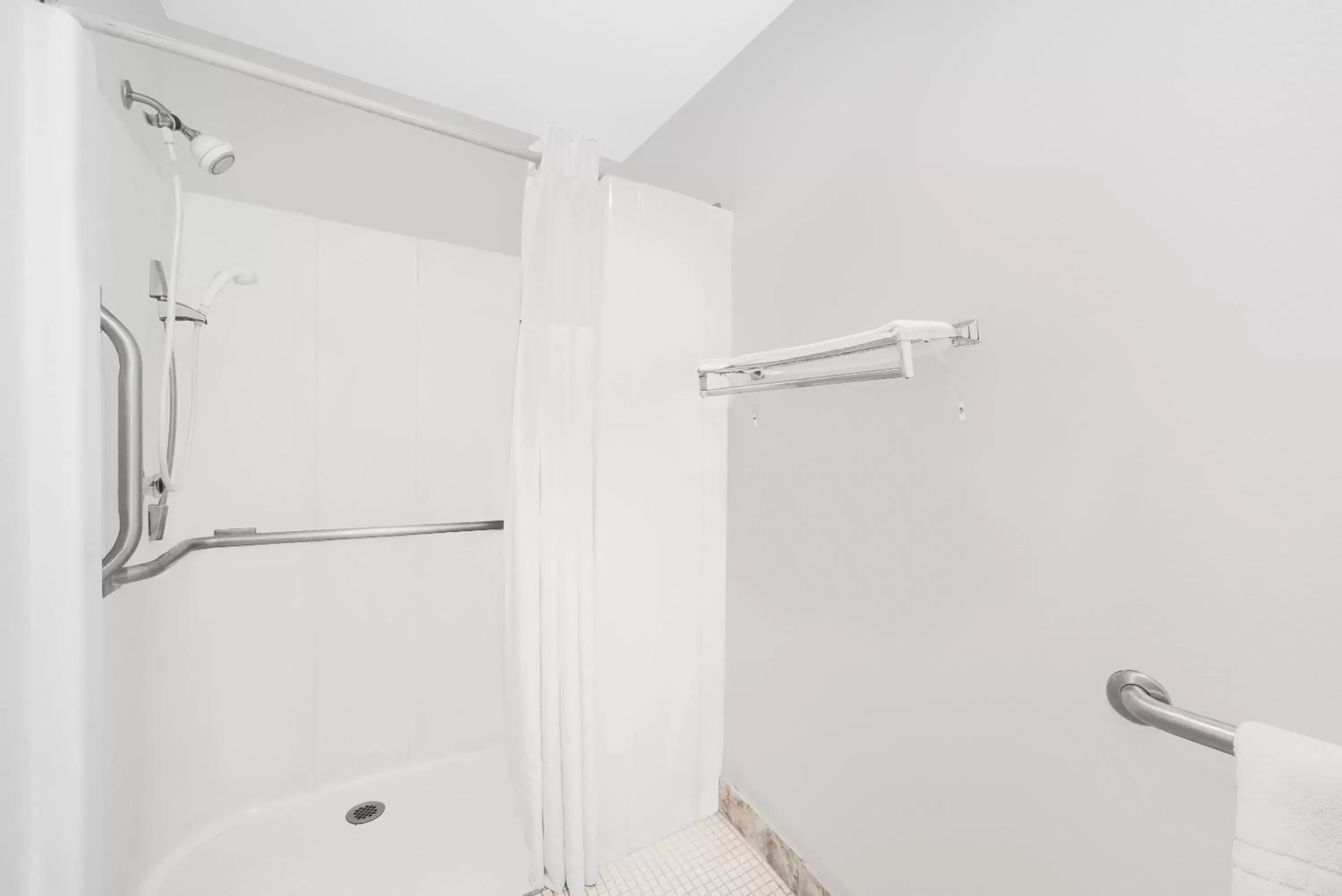 King Room - Mobility and Hearing Impaired Access/Non-Smoking in Super 8 by Wyndham Van Horn King Room - Mobility and Hearing Impaired Access/Non-Smoking in Super 8 by Wyndham Van Horn