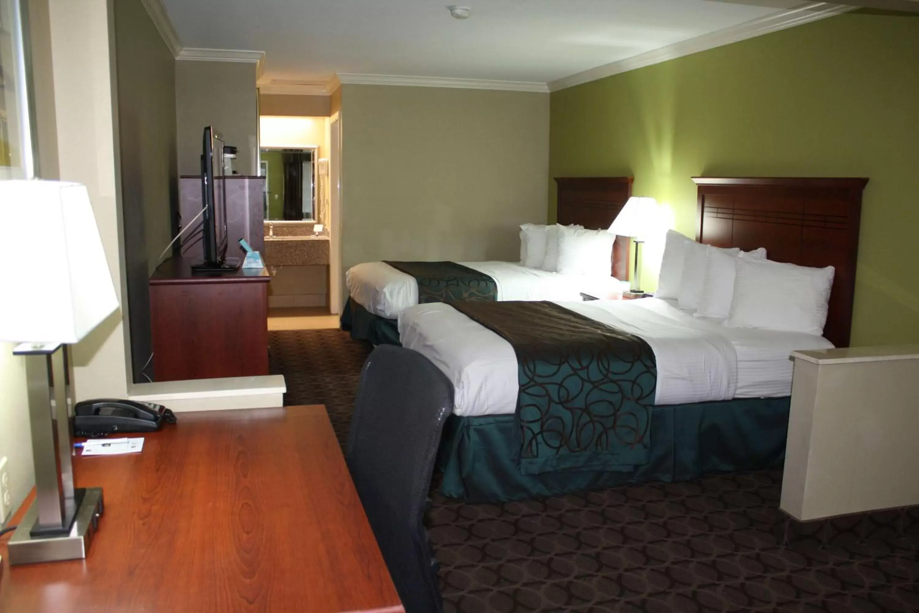 Photo of the whole room, Bed in Best Western Paradise Inn