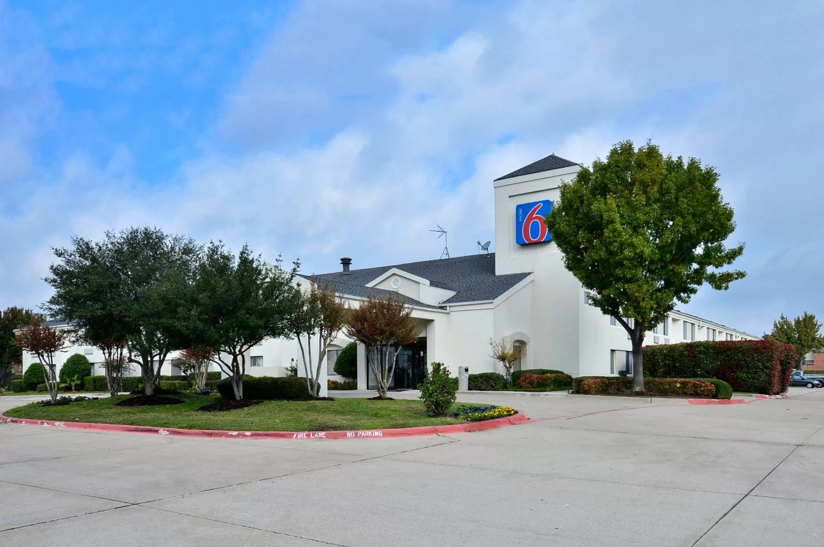 Property Building in Motel 6-Plano, TX - West - Frisco